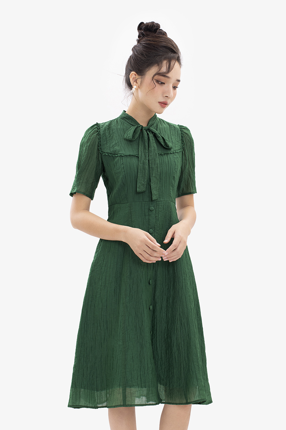 Đầm xanh công sở dáng chữ a cổ phối nơ
