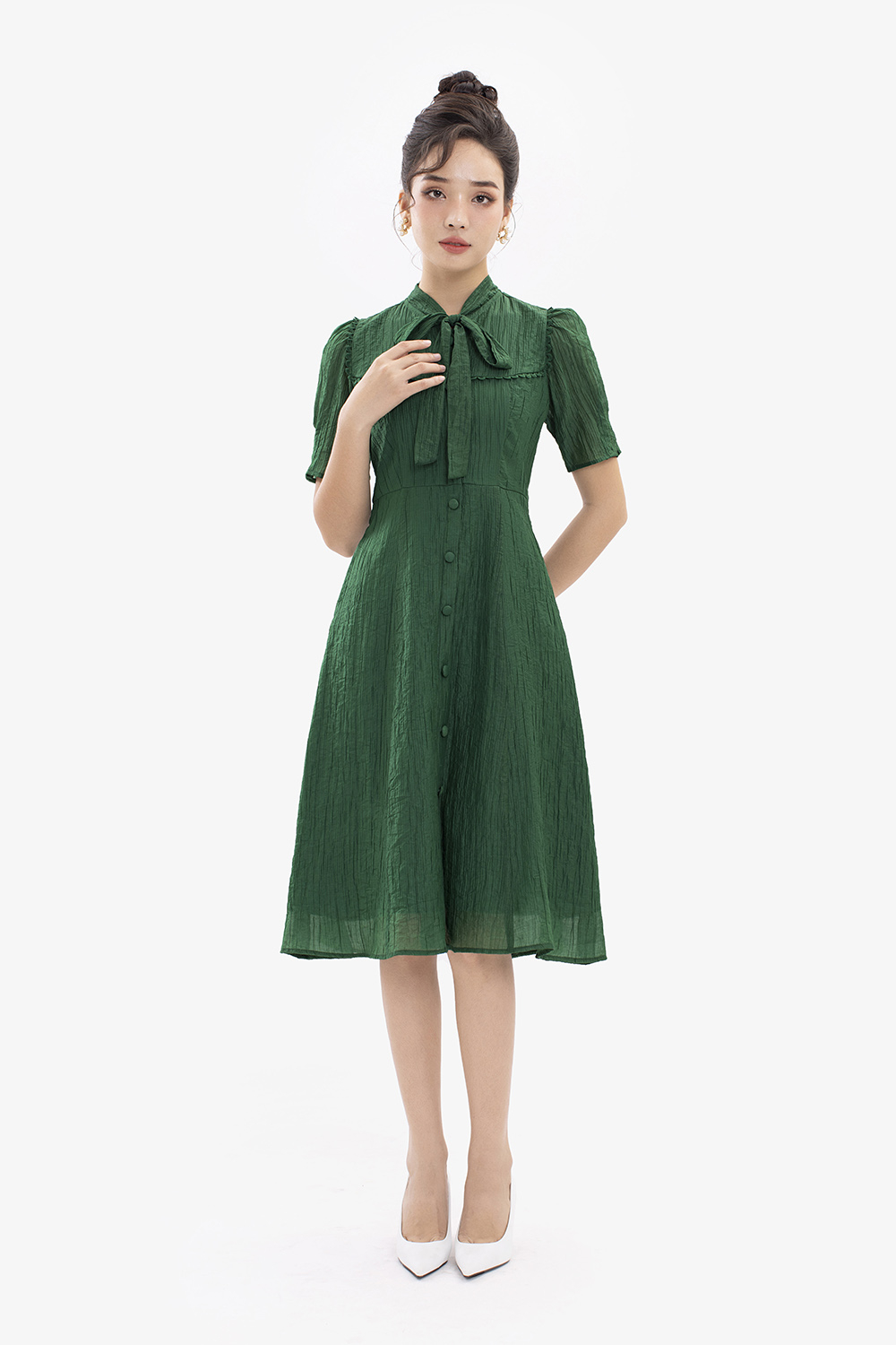 Đầm xanh công sở dáng chữ a cổ phối nơ