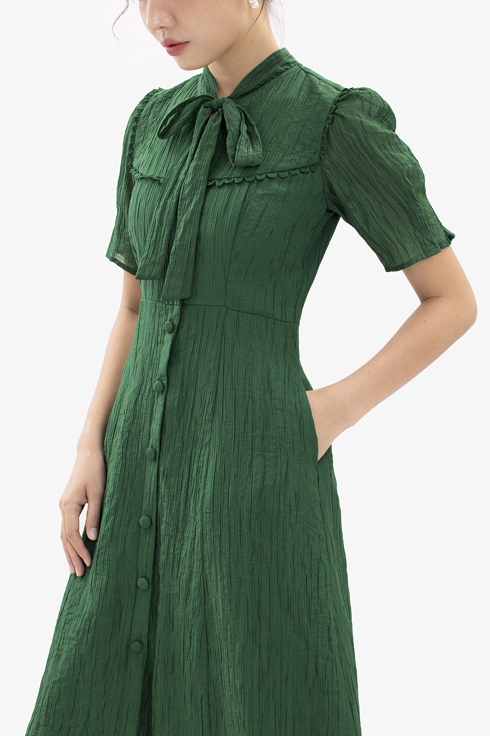 Đầm xanh công sở dáng chữ a cổ phối nơ