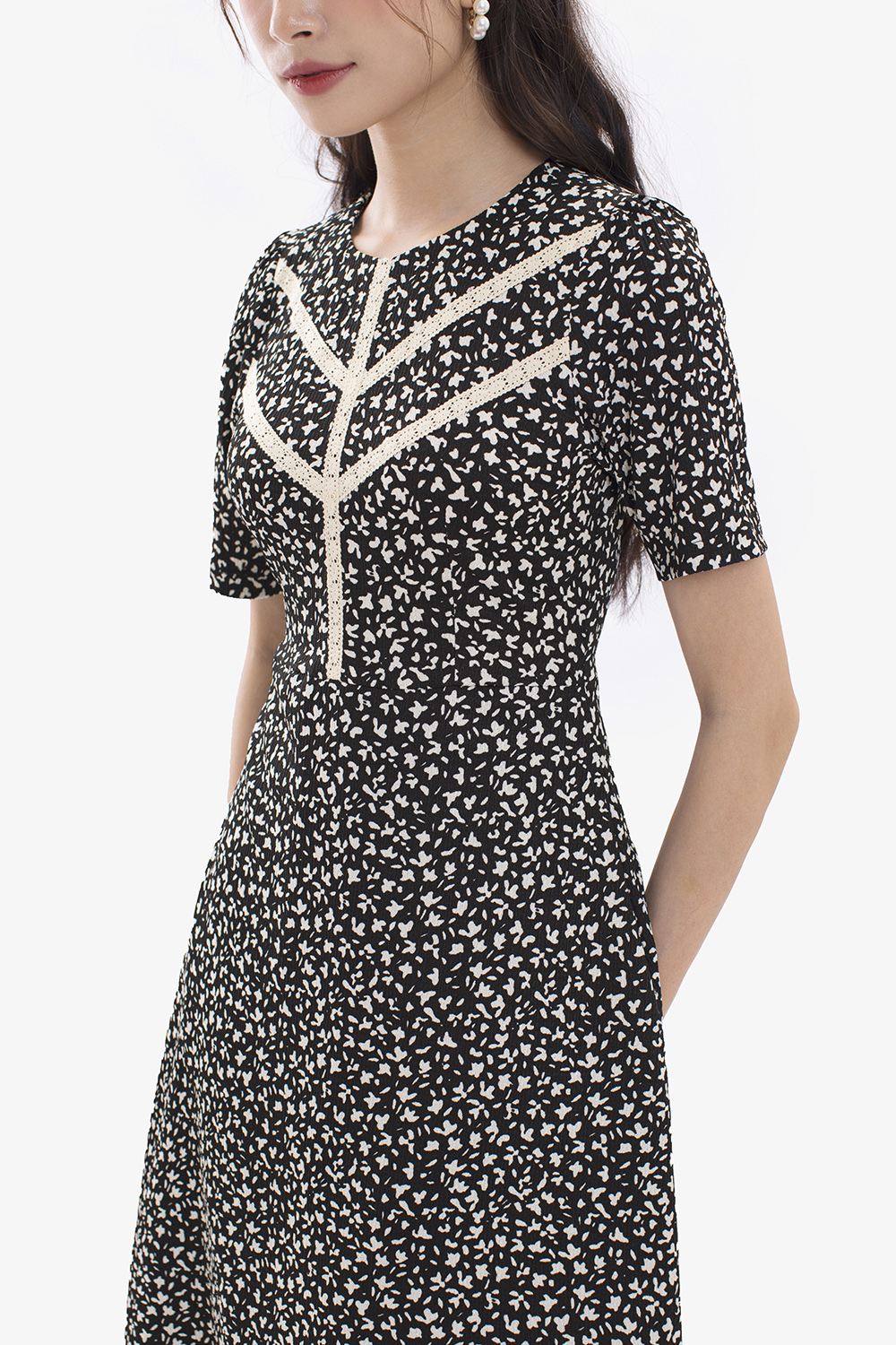 Đầm hoa công sở dáng chữ a phối đăng ten