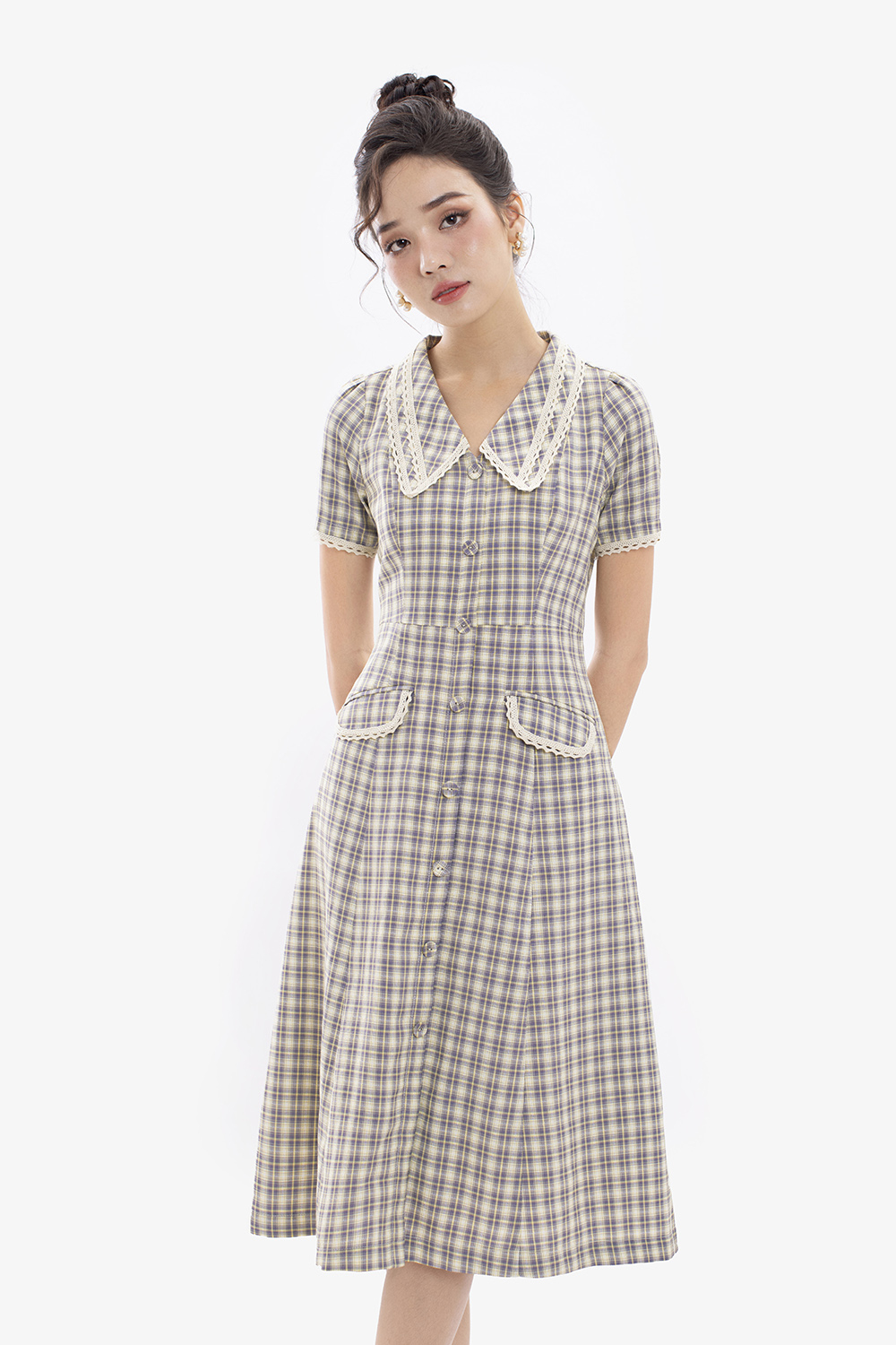 Đầm chữ A hoạ tiết caro cổ lá sen