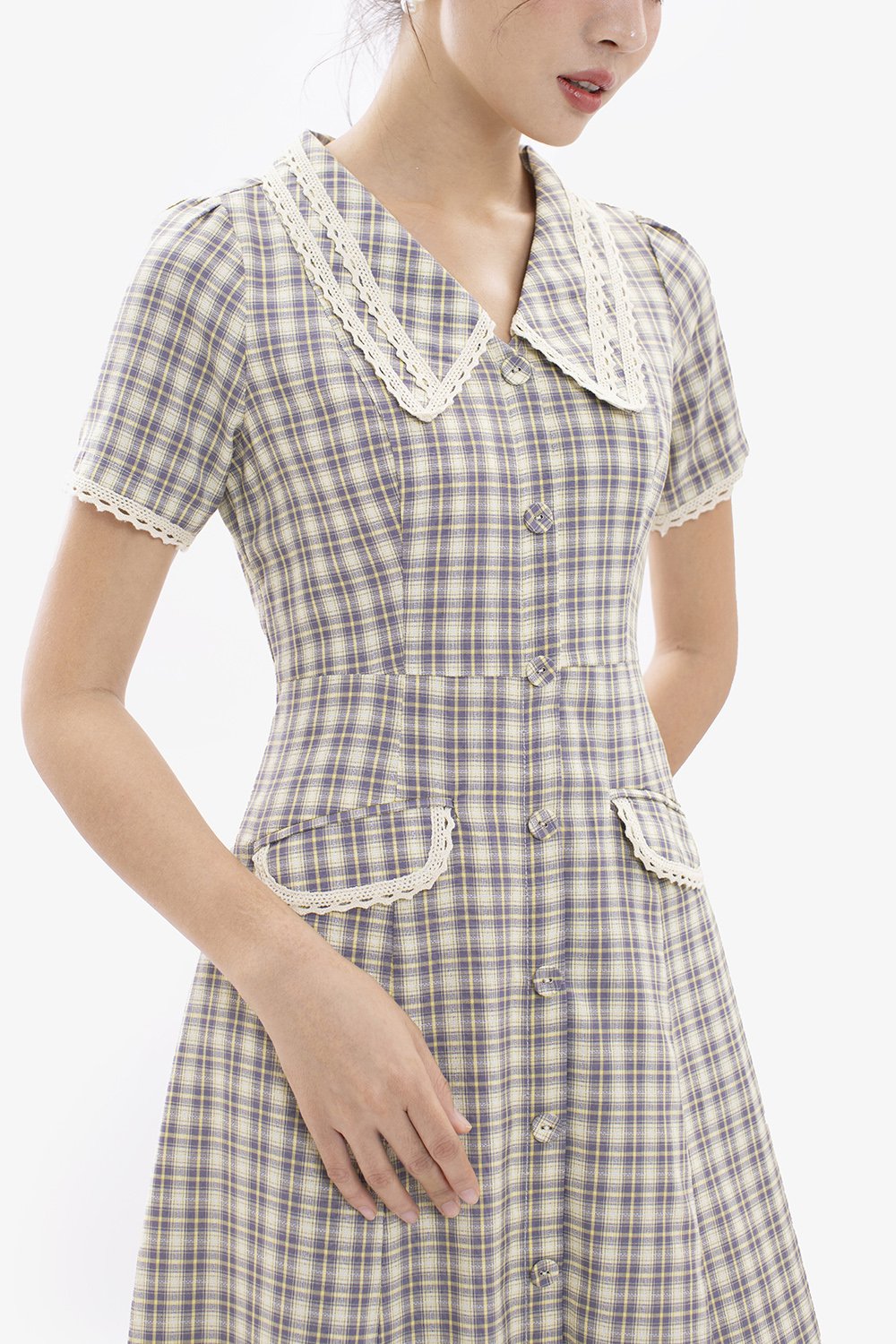 Đầm chữ A hoạ tiết caro cổ lá sen