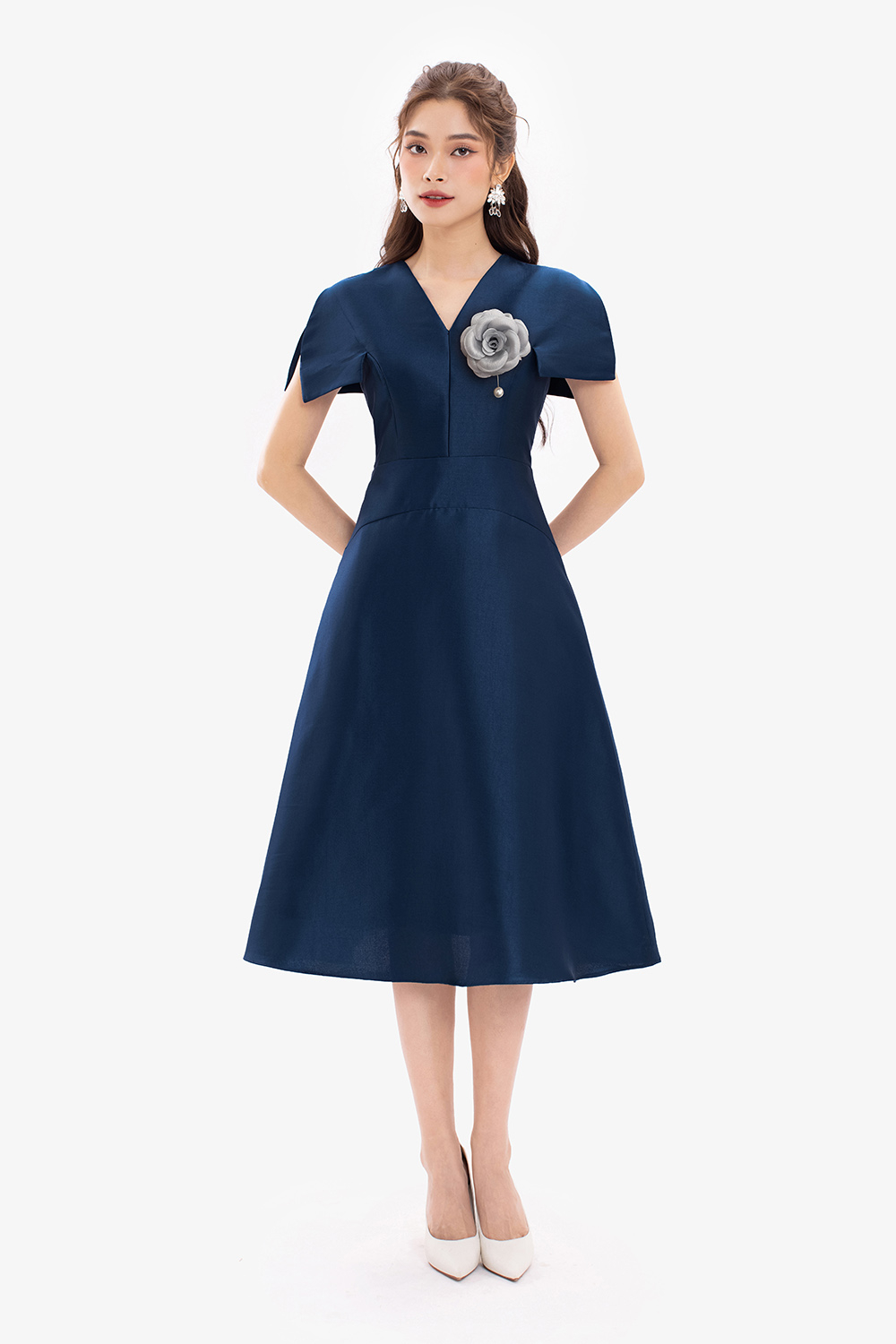 Đầm dự tiệc dáng a xòe tay cách điệu