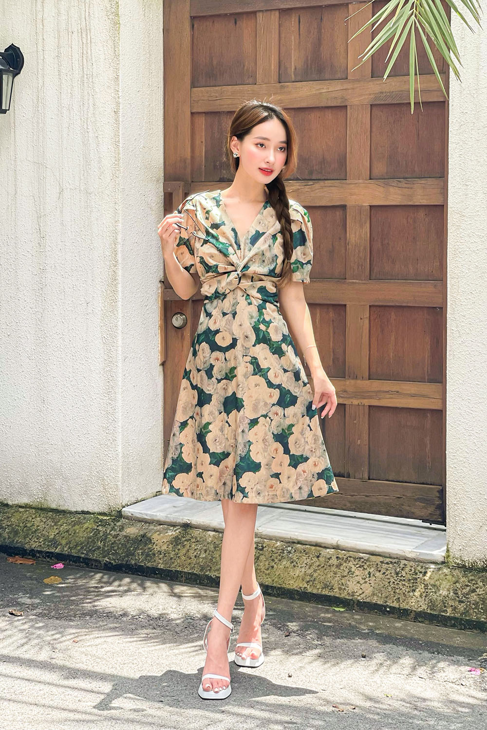 Đầm hoa chữ A xoắn ngực cổ tim KK118-15