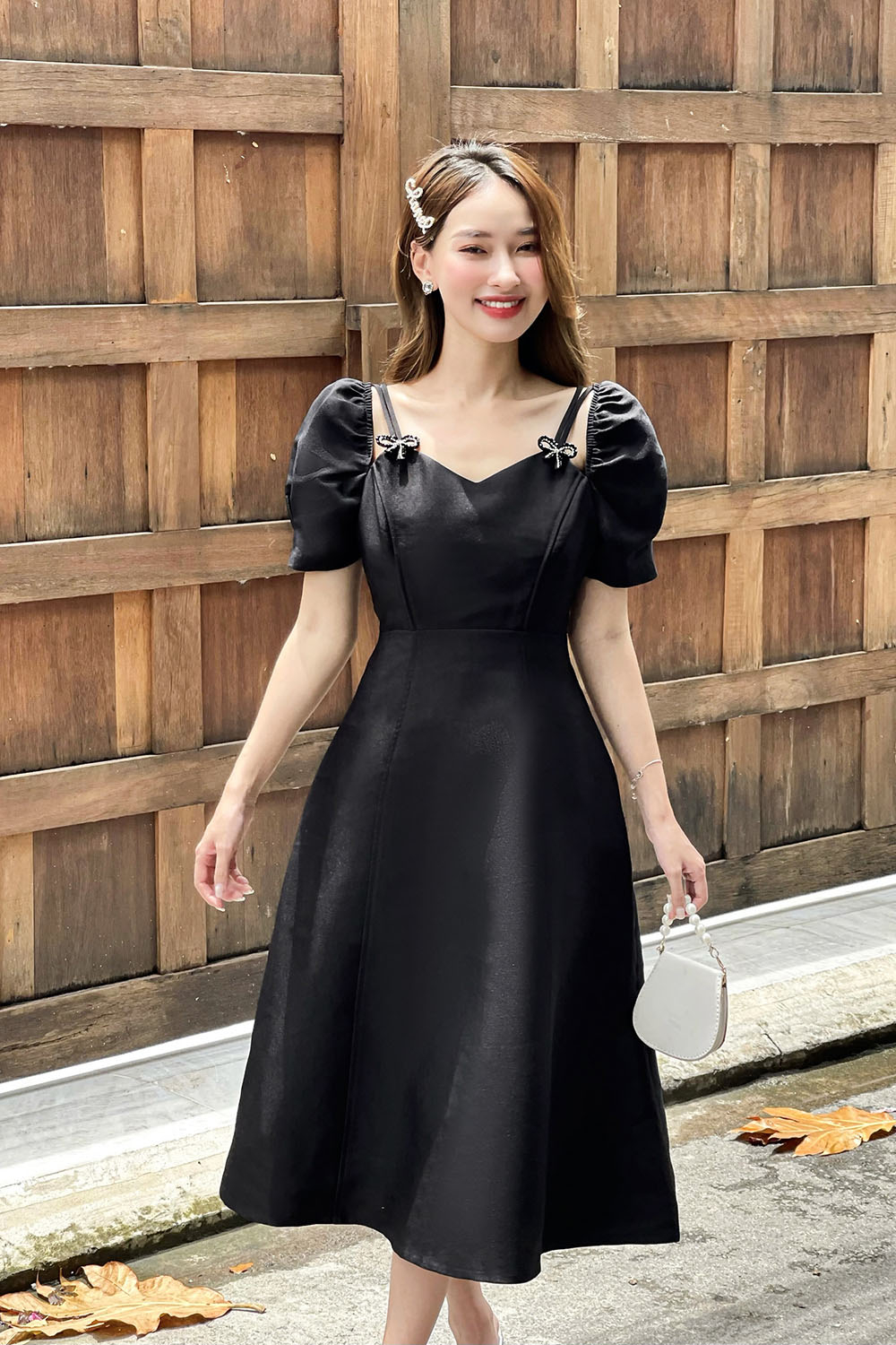 Đầm dự tiệc màu đen dáng xòe phối nơ KK163-33