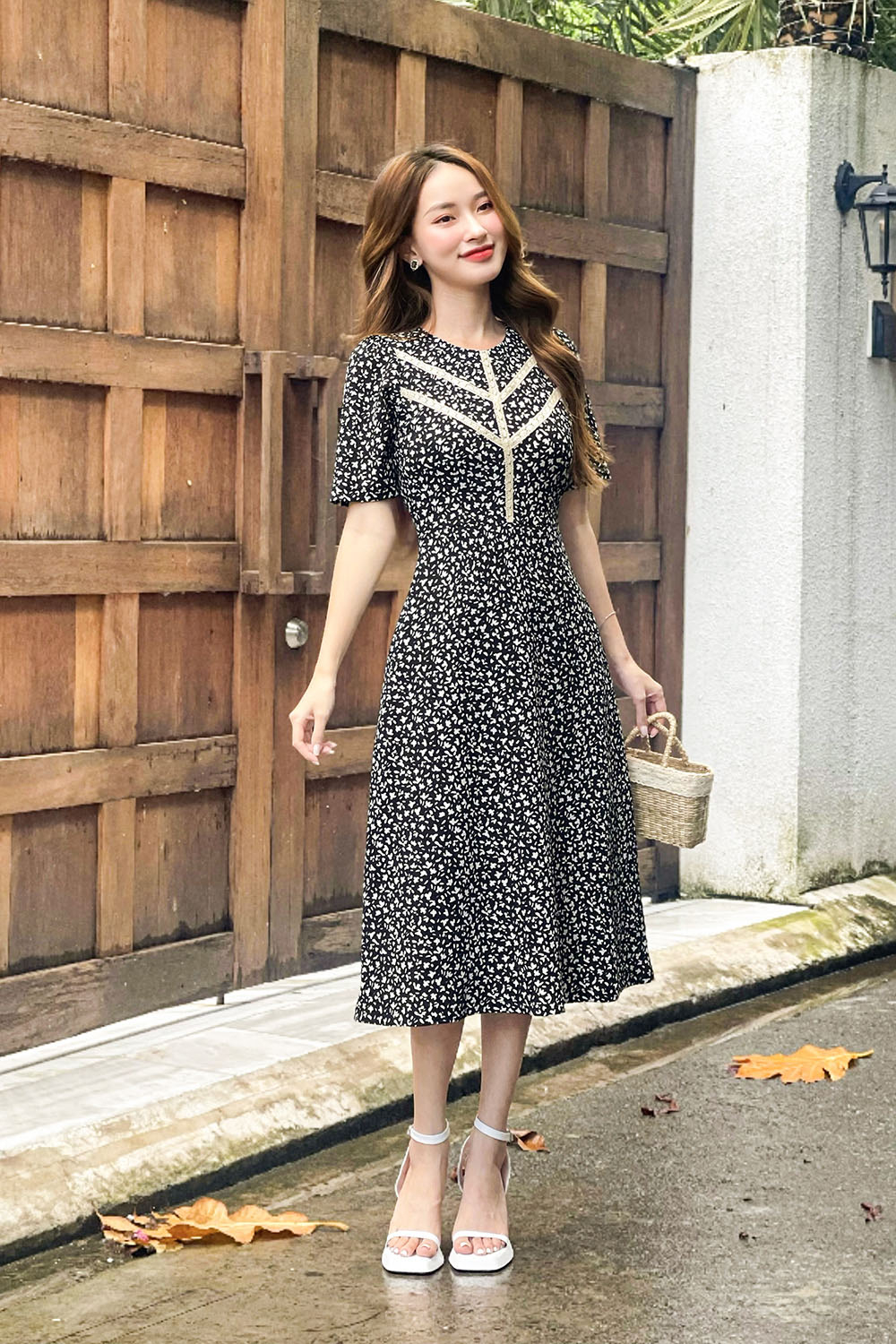 Đầm hoa công sở dáng chữ a phối đăng ten