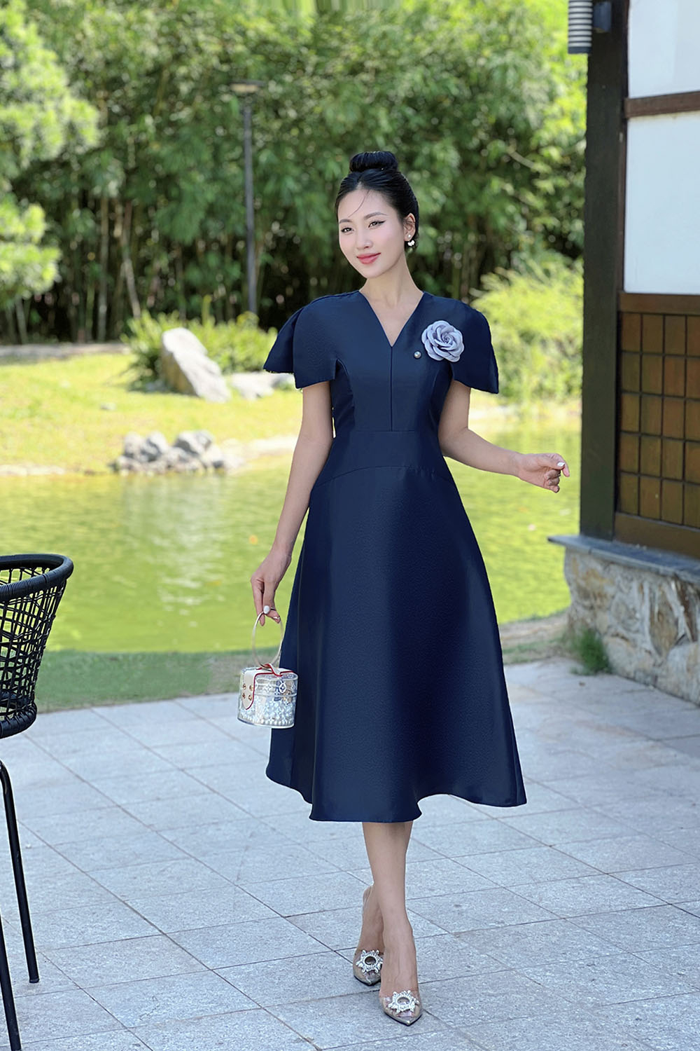 Đầm dự tiệc dáng a xòe tay cách điệu