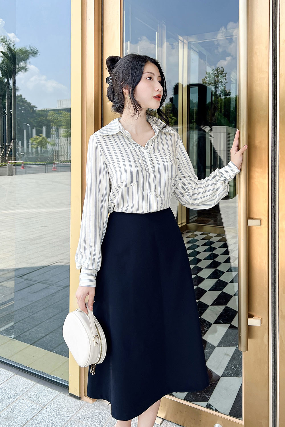 Áo sơ mi trắng công sở nữ họa tiết kẻ sọc