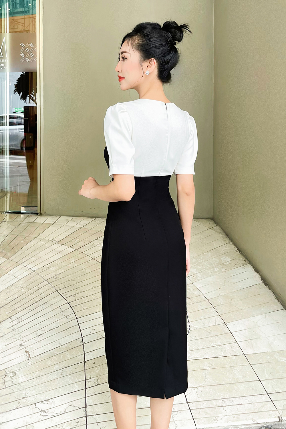 Váy body kẻ sọc dáng dài cổ bẻ phong cách Uniz - Đầm dáng ôm |  ThờiTrangNữ.vn