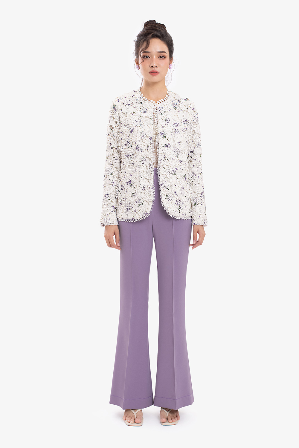 Áo khoác ren dáng suông tay dài cổ tròn