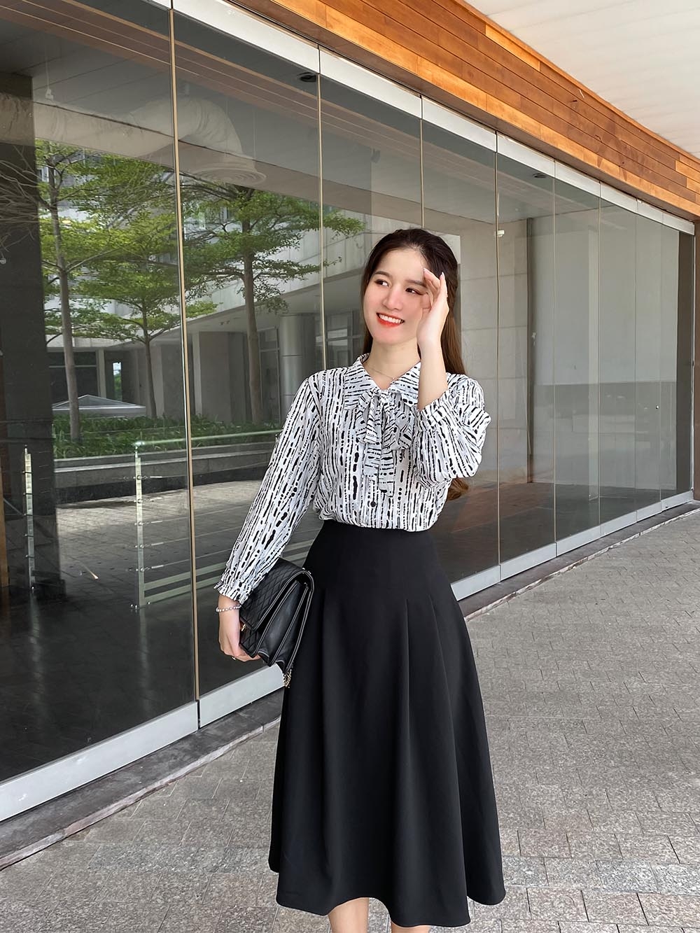 Chân váy xếp ly đen Hàn Quốc siêu đẹp, dễ phối màu - Chân váy |  ThờiTrangNữ.vn