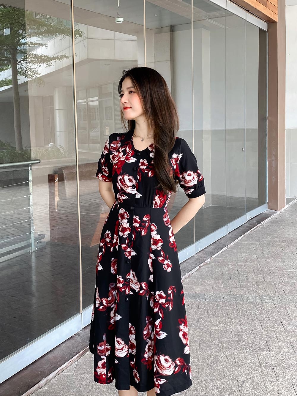 Đầm hoa dáng xòe tay lỡ cổ phối nơ