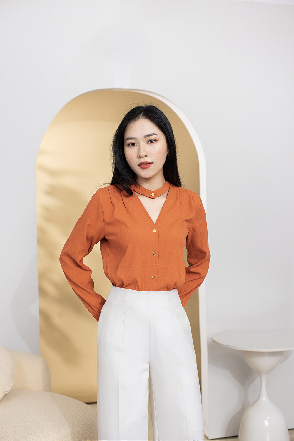 Áo sơ mi nữ tay dài cổ cách điệu