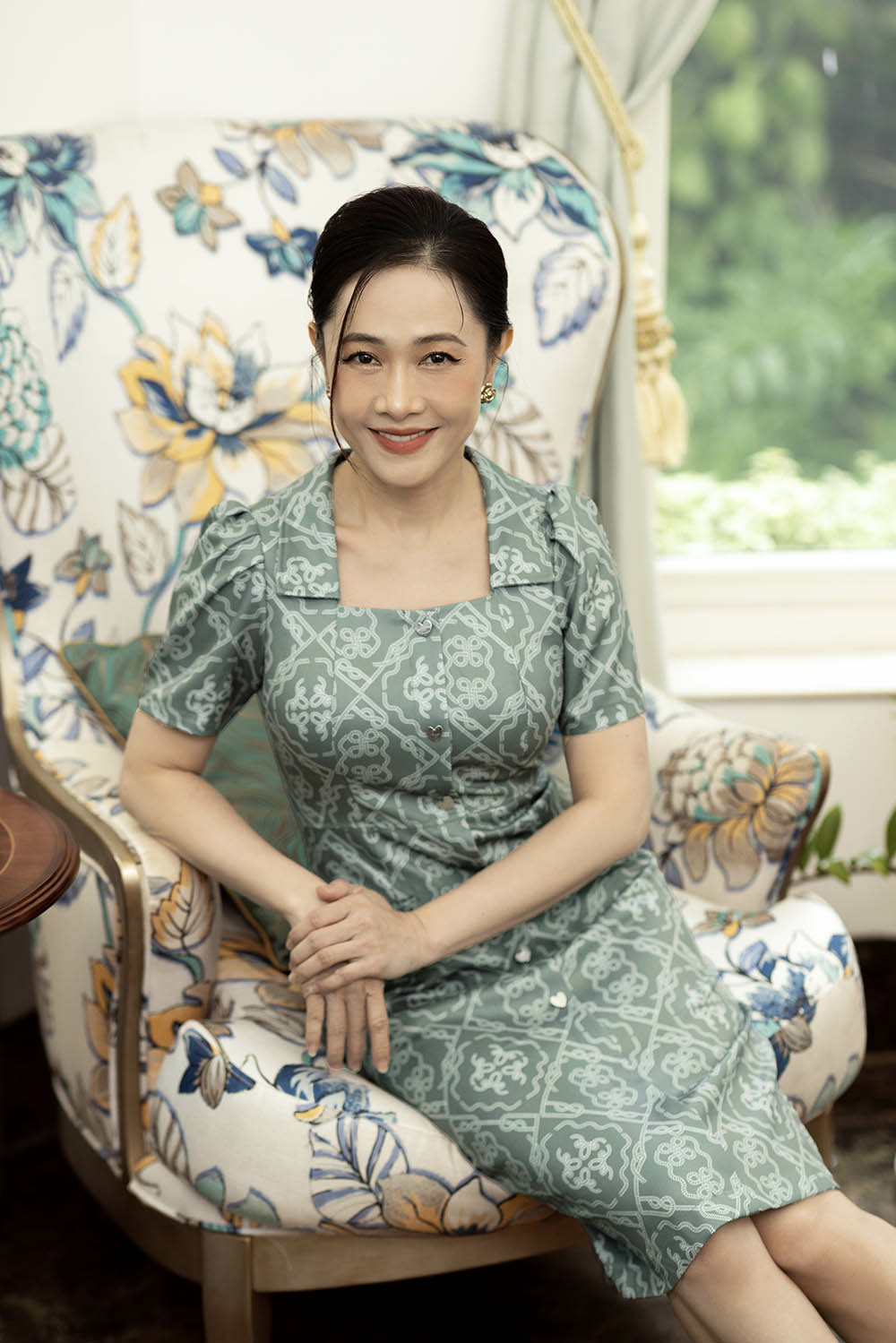 Đầm ôm body họa tiết cổ vuông cách điệu