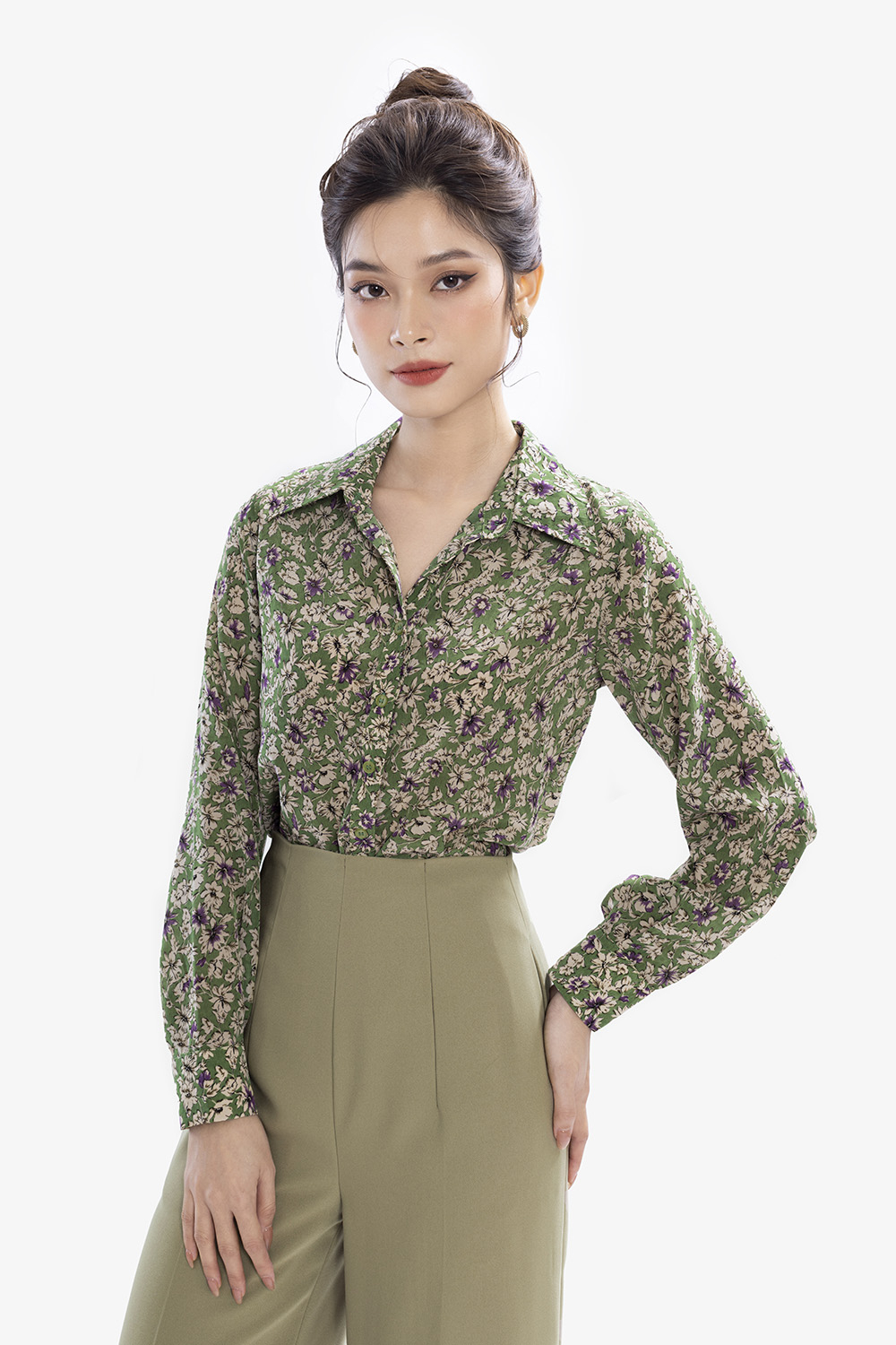 Áo sơ mi nữ họa tiết hoa tay dài