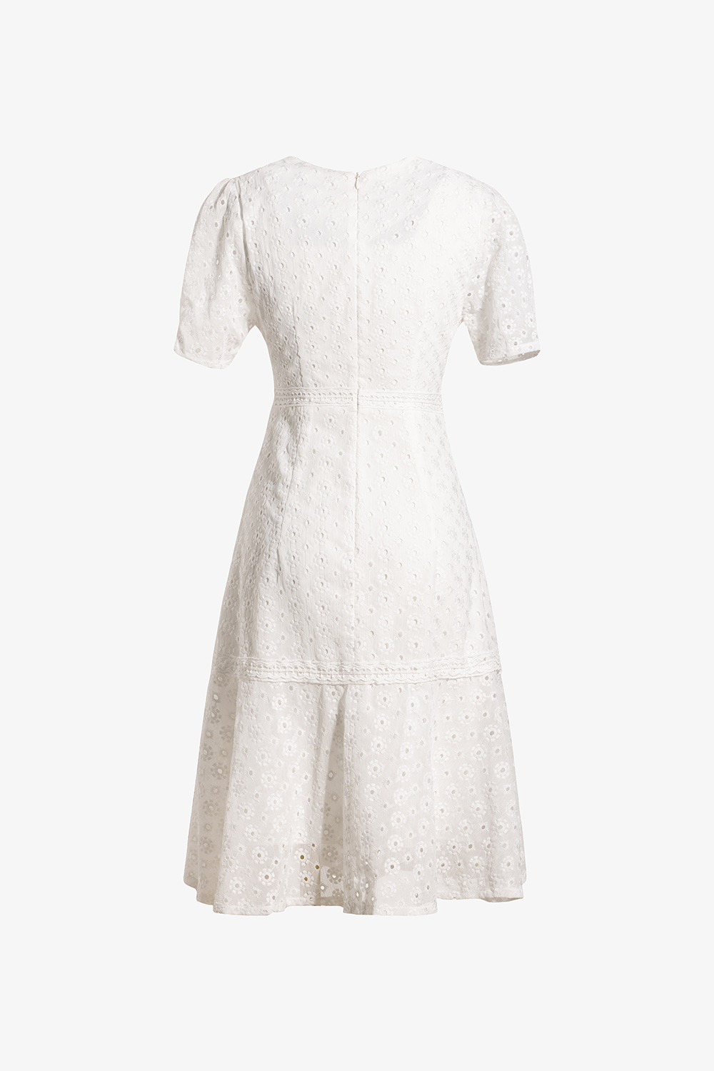 Đầm chữ a màu trắng dáng đuôi cá cổ tròn