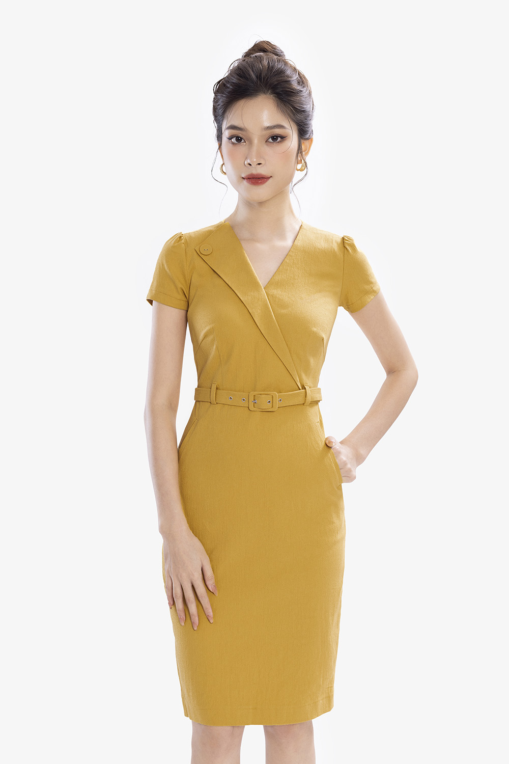 Đầm ôm body công sở phối thắt lưng