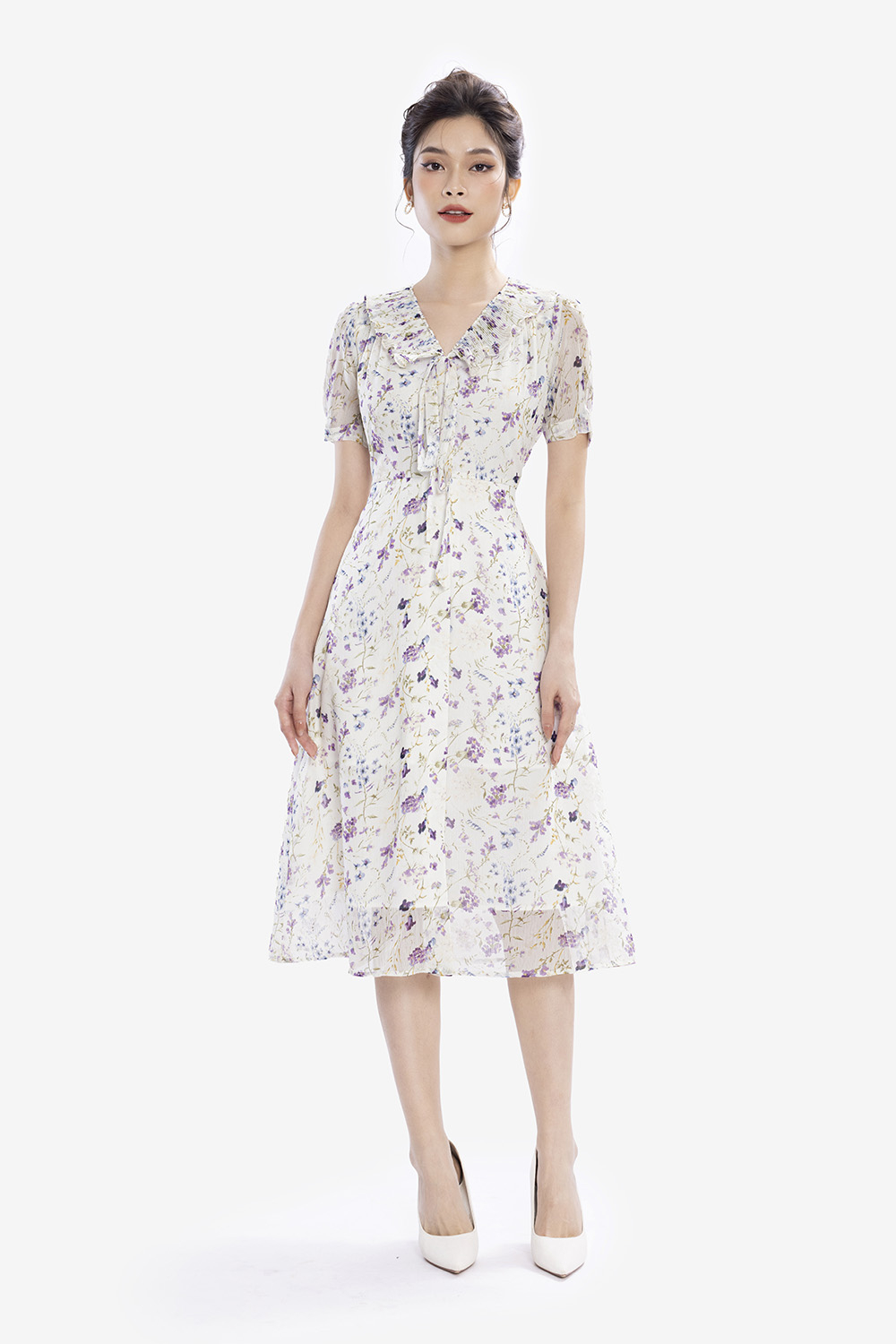 Đầm hoa trắng dáng chữ A cổ phối nơ