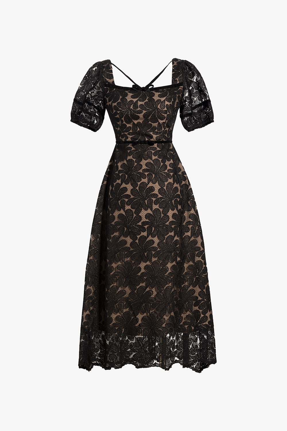 Đầm ren đen dự tiệc dáng xòe