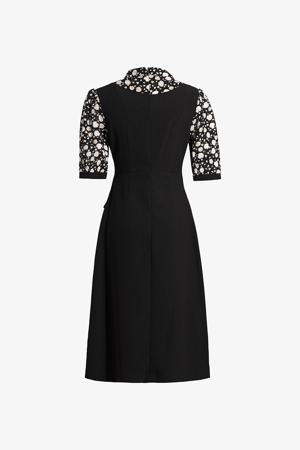 Đầm đen công sở dáng chữ a phối họa tiết