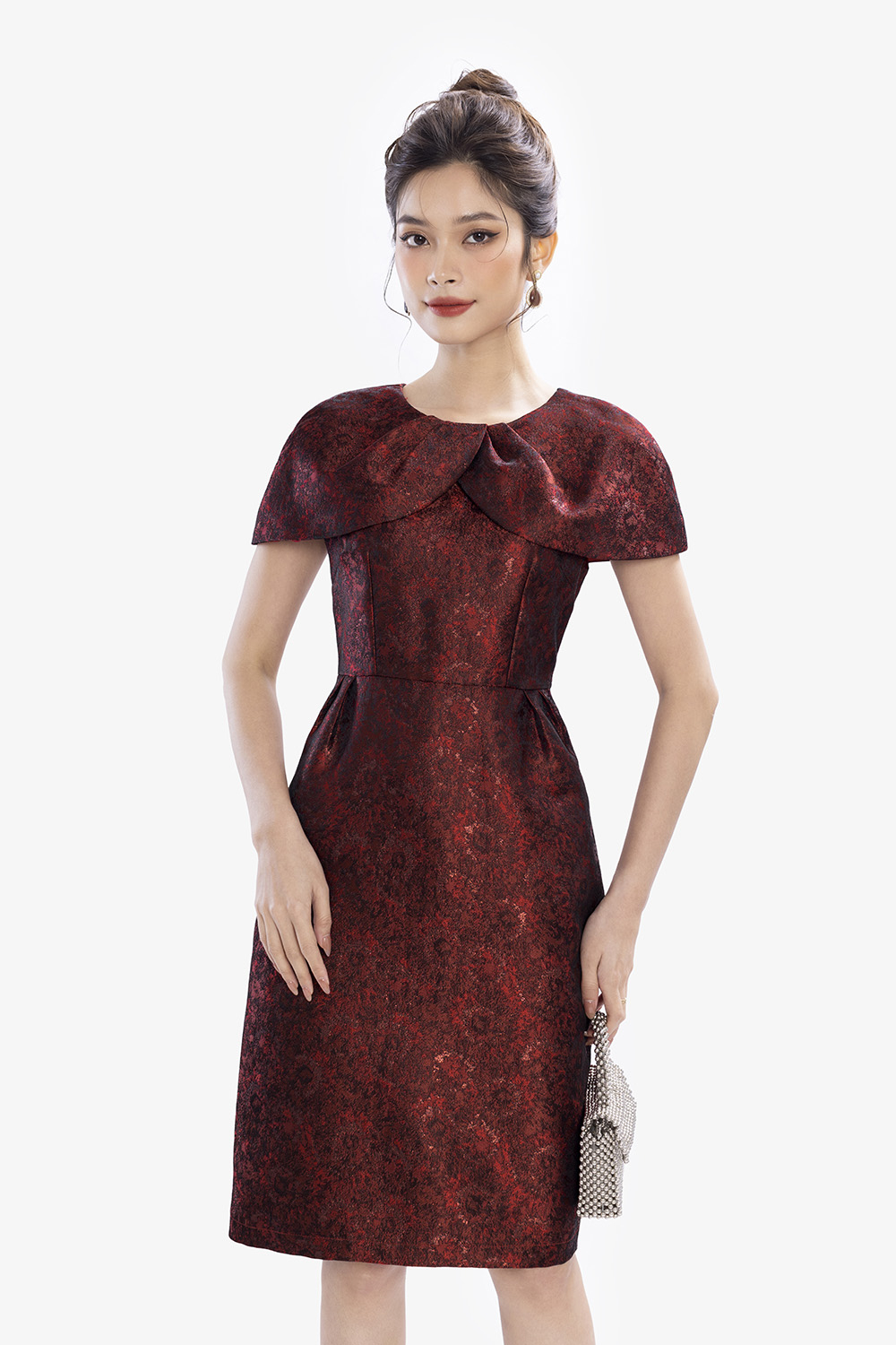 Đầm tafta dự tiệc màu đỏ cổ cách điệu