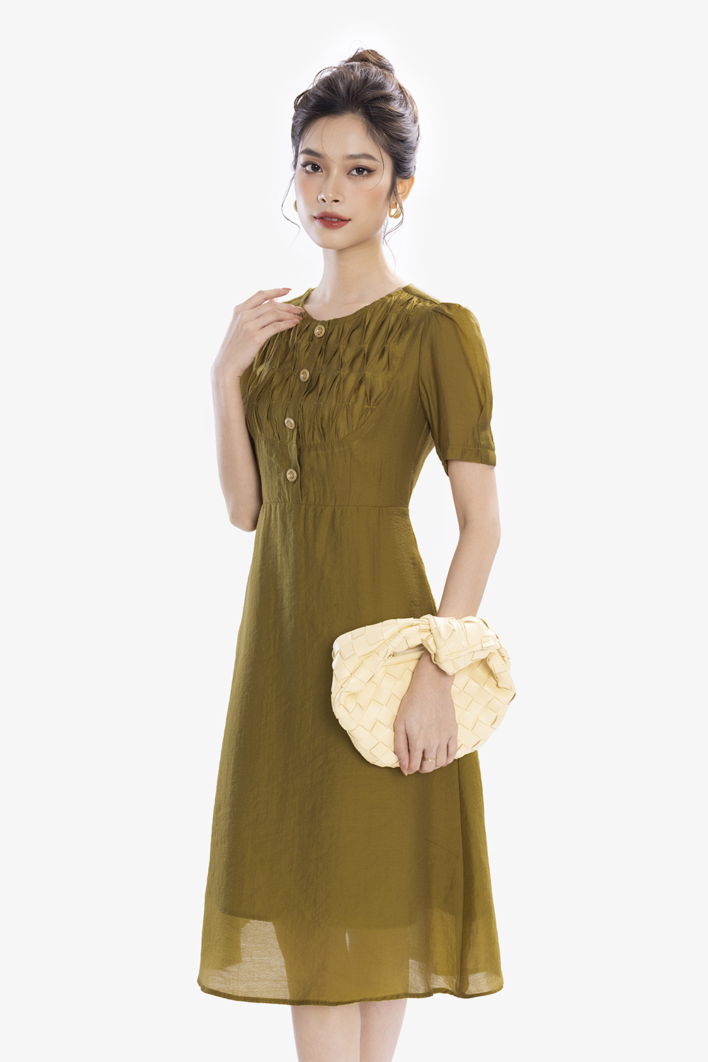 Đầm công sở 1621 màu vàng xếp ly chân váy – Đầm váy nữ GUCO