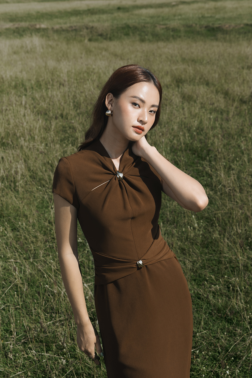 Đầm nâu công sở dáng xòe a cổ cách điệu