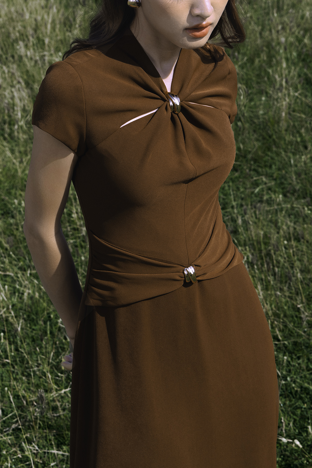 Đầm nâu công sở dáng xòe a cổ cách điệu