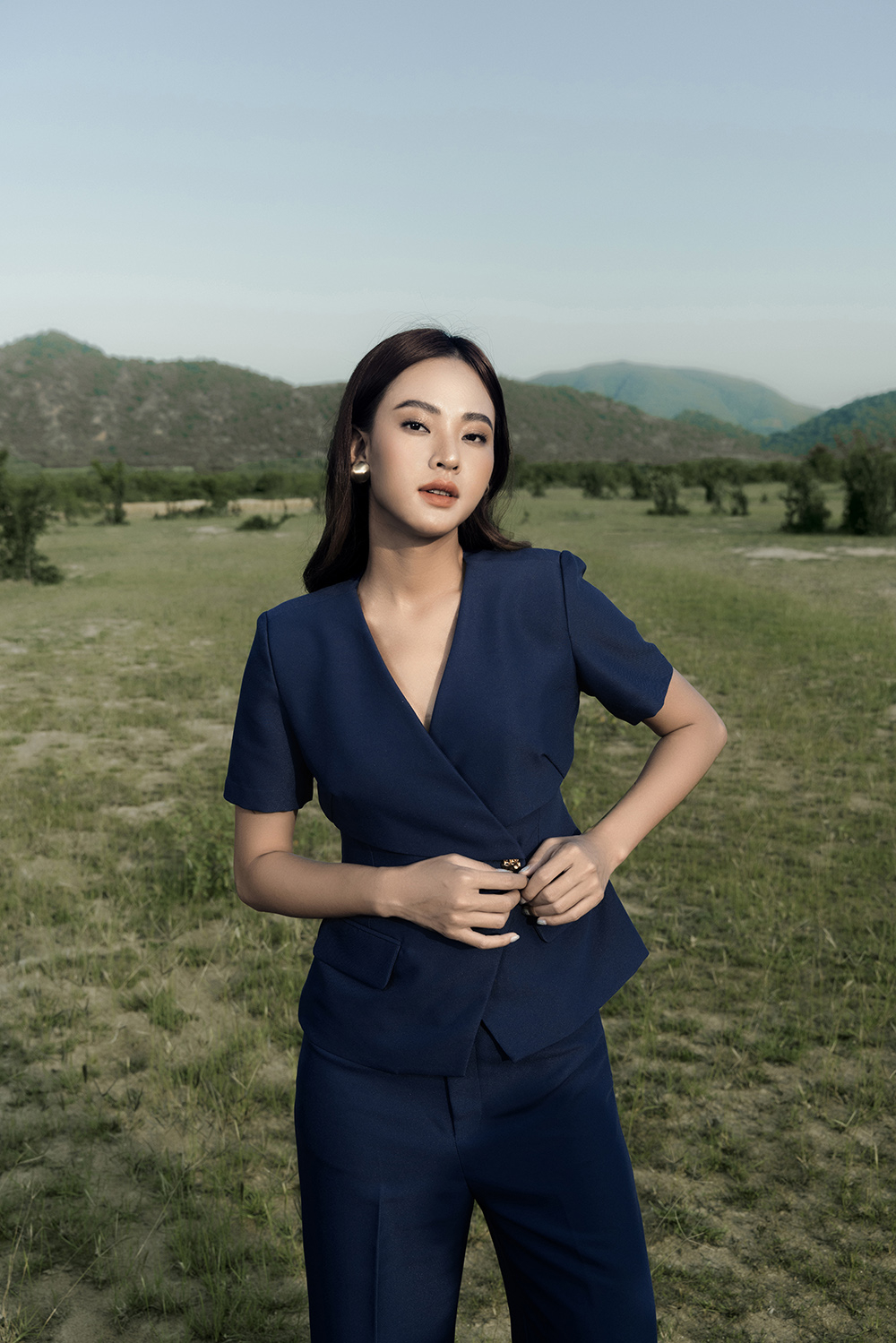 Áo kiểu công sở nữ cổ v màu xanh ASM15-40