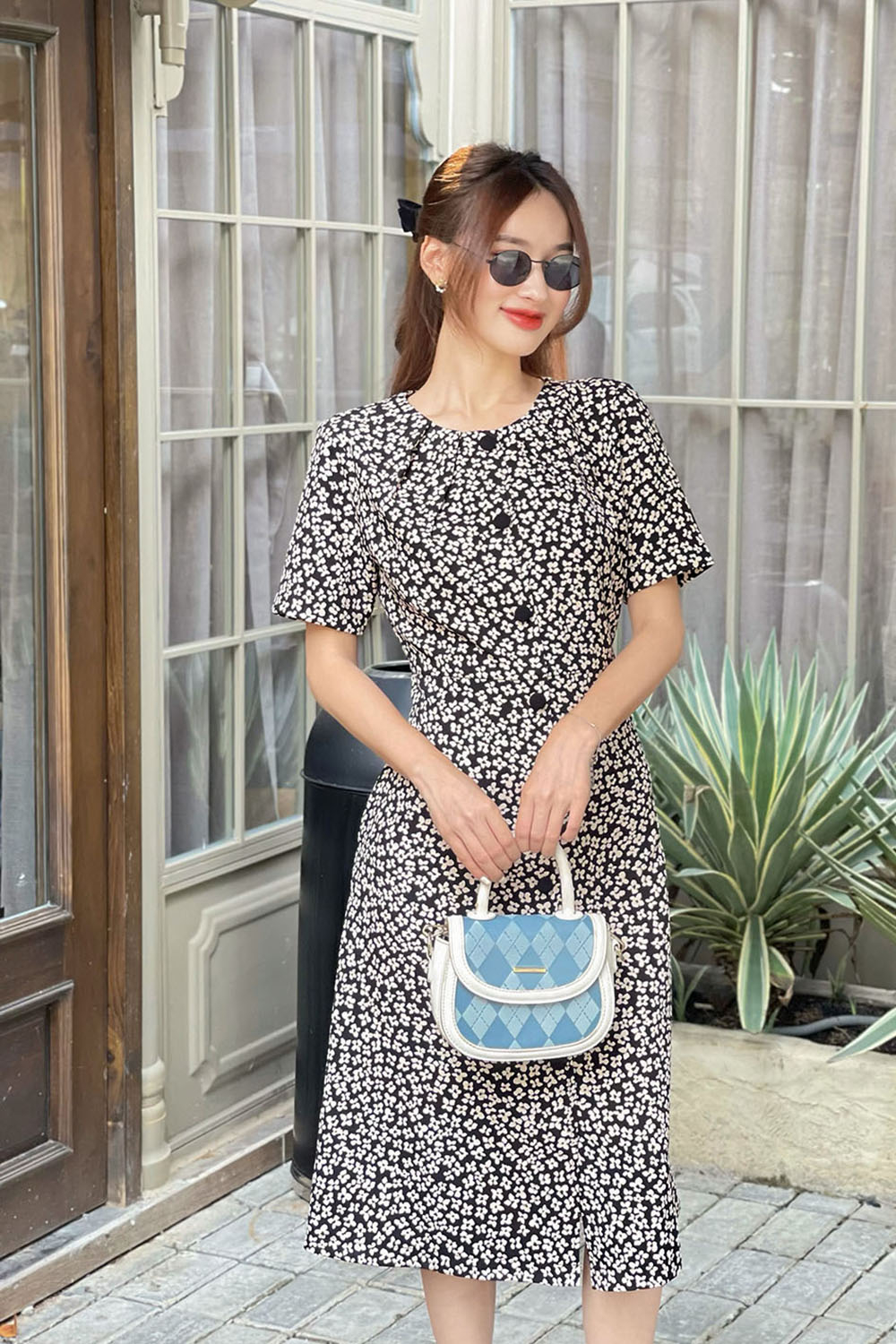 Váy đen chữ a công sở hoa nhí trắng KK164-16