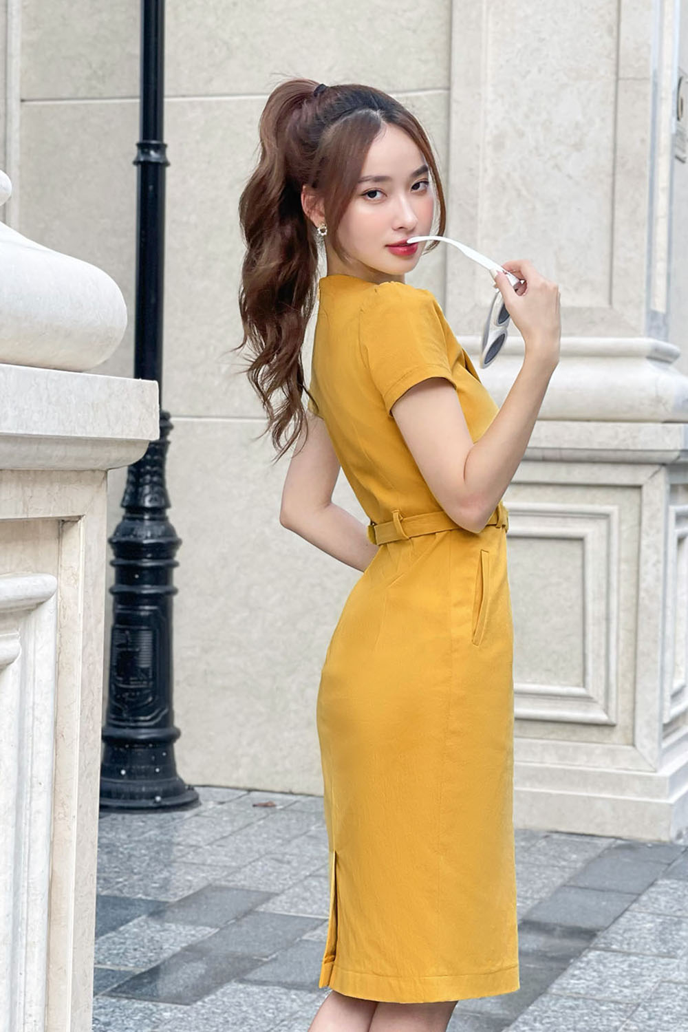 Đầm ôm body công sở phối thắt lưng