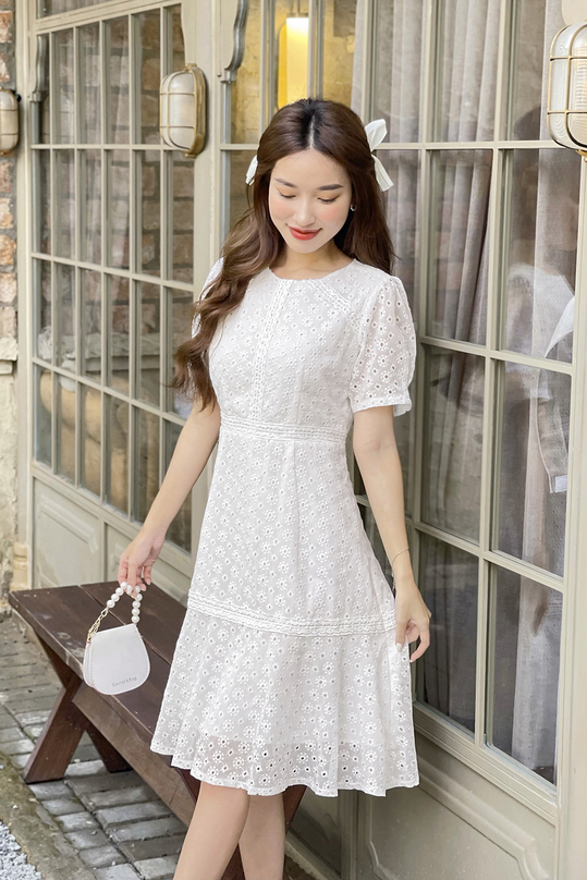 Đầm chữ a màu trắng dáng đuôi cá cổ tròn HL25-38