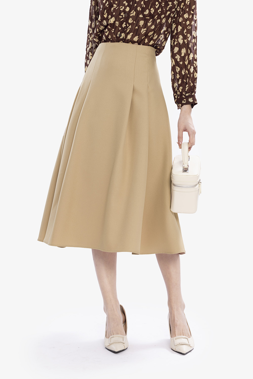 Chân váy công sở màu kem xếp ly