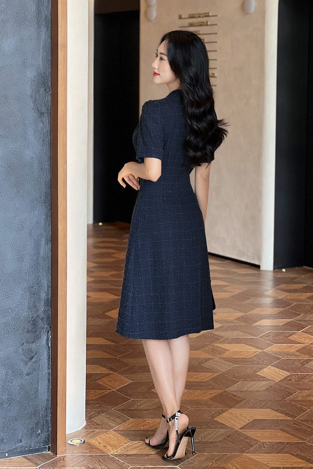 Đầm công sở cổ v dáng xòe chữ a xếp ly