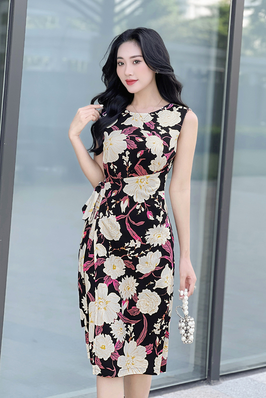 Đầm công sở đen họa tiết hoa tùng đắp chéo HL25-35