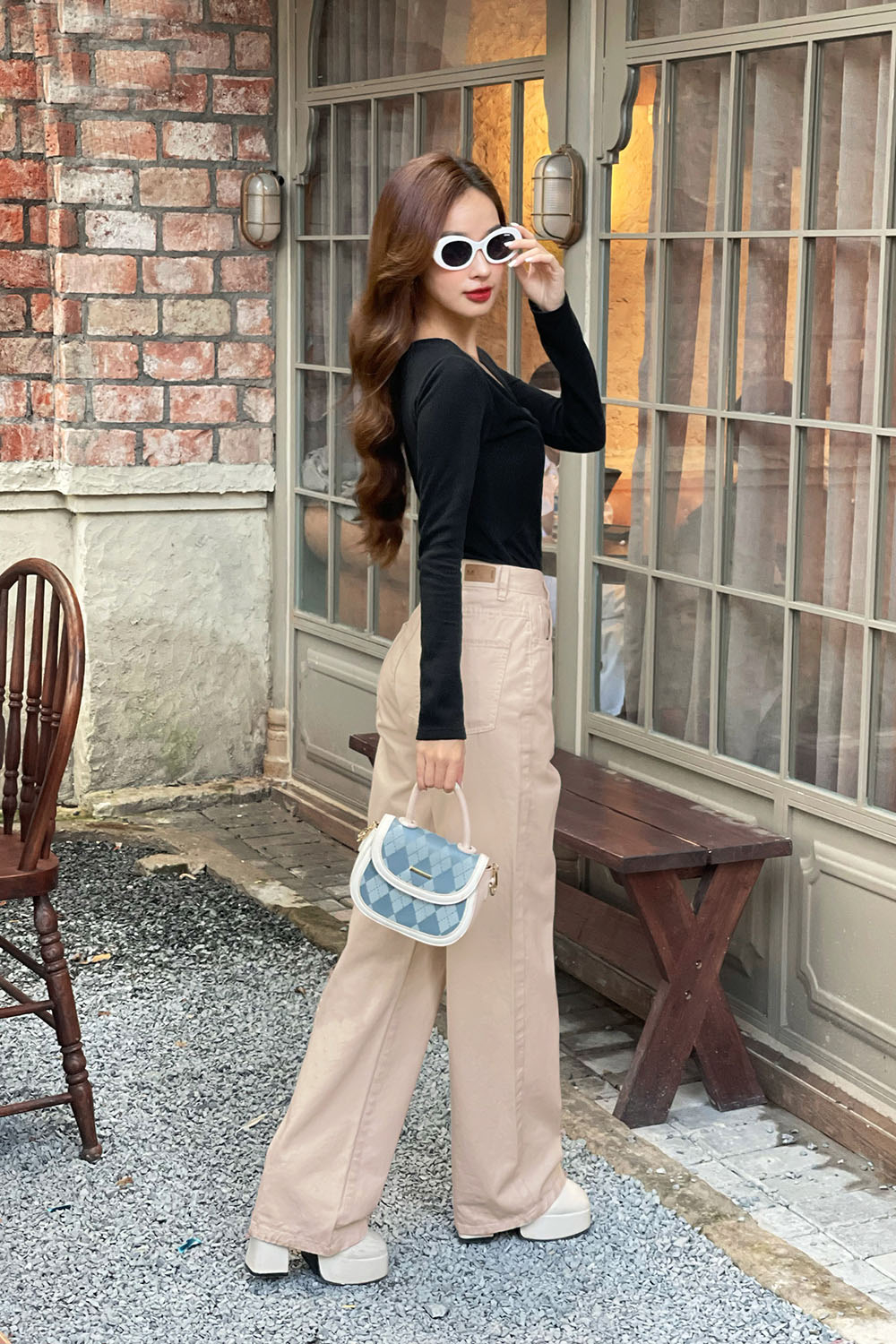 Quần jean nữ ống suông lưng cao màu kem