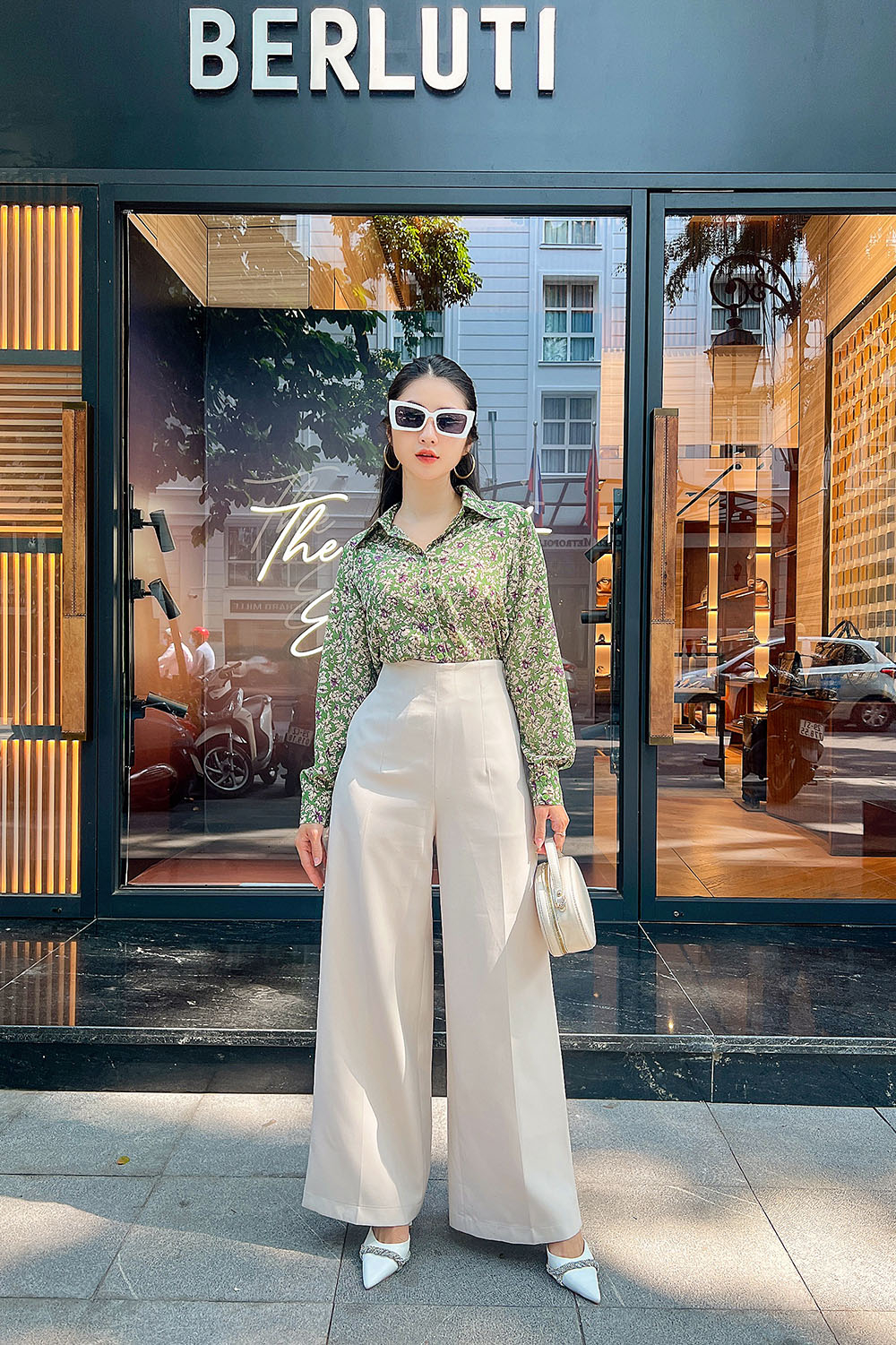 Áo sơ mi nữ họa tiết hoa tay dài