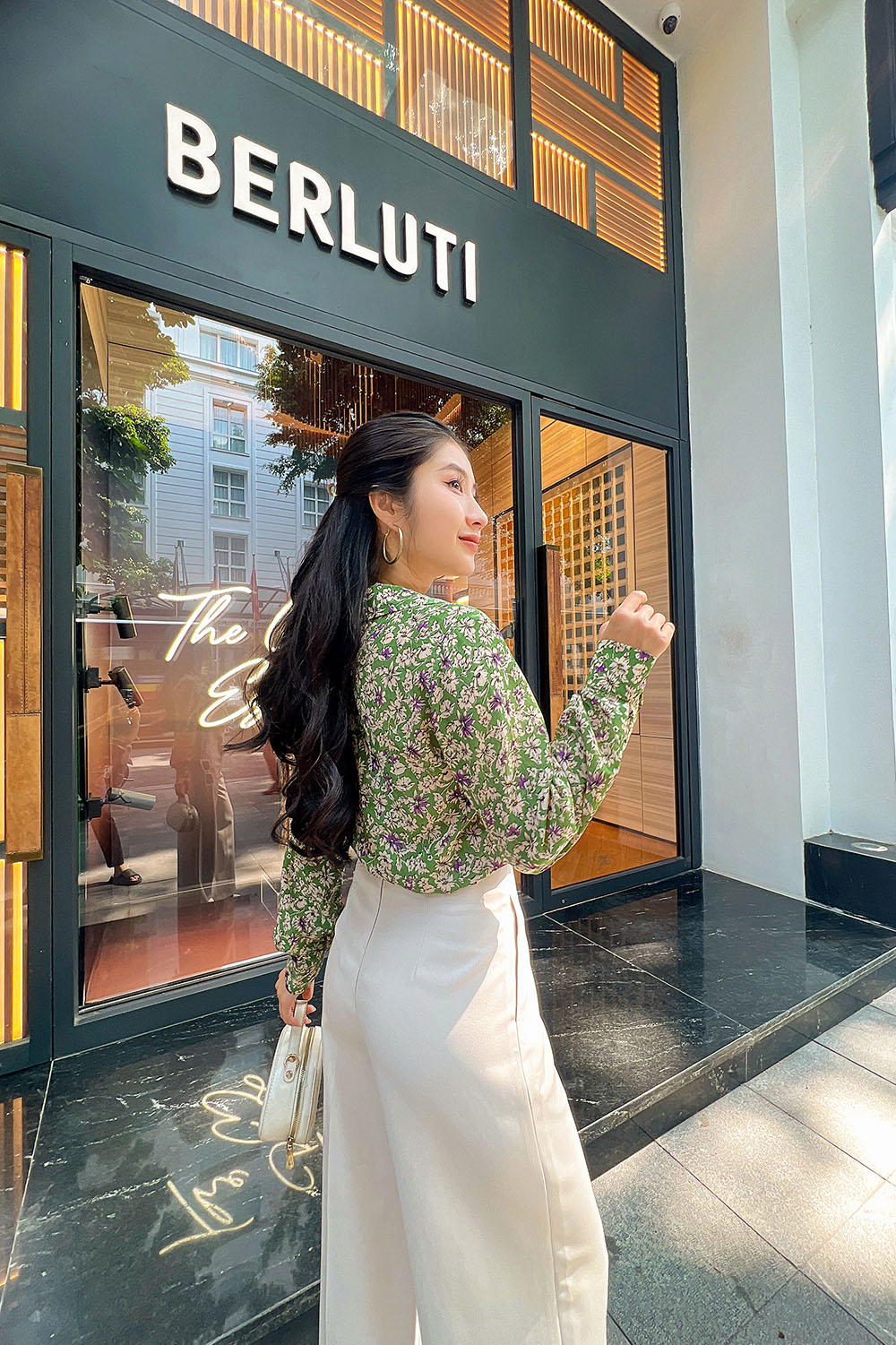 Áo sơ mi nữ họa tiết hoa tay dài