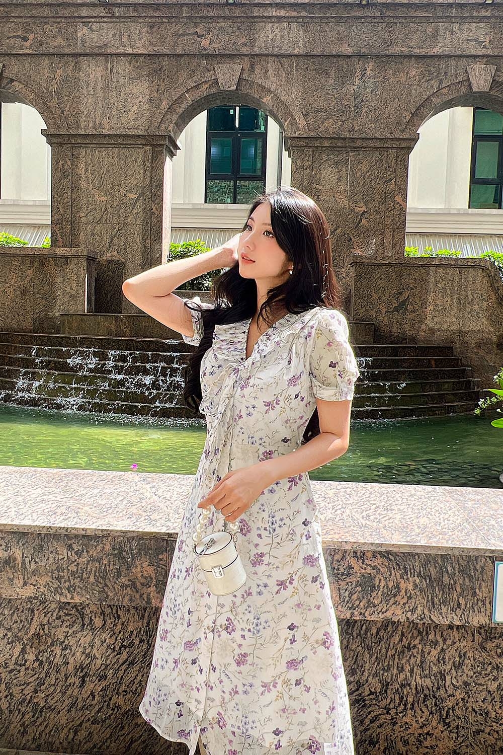 Đầm hoa trắng dáng chữ A cổ phối nơ