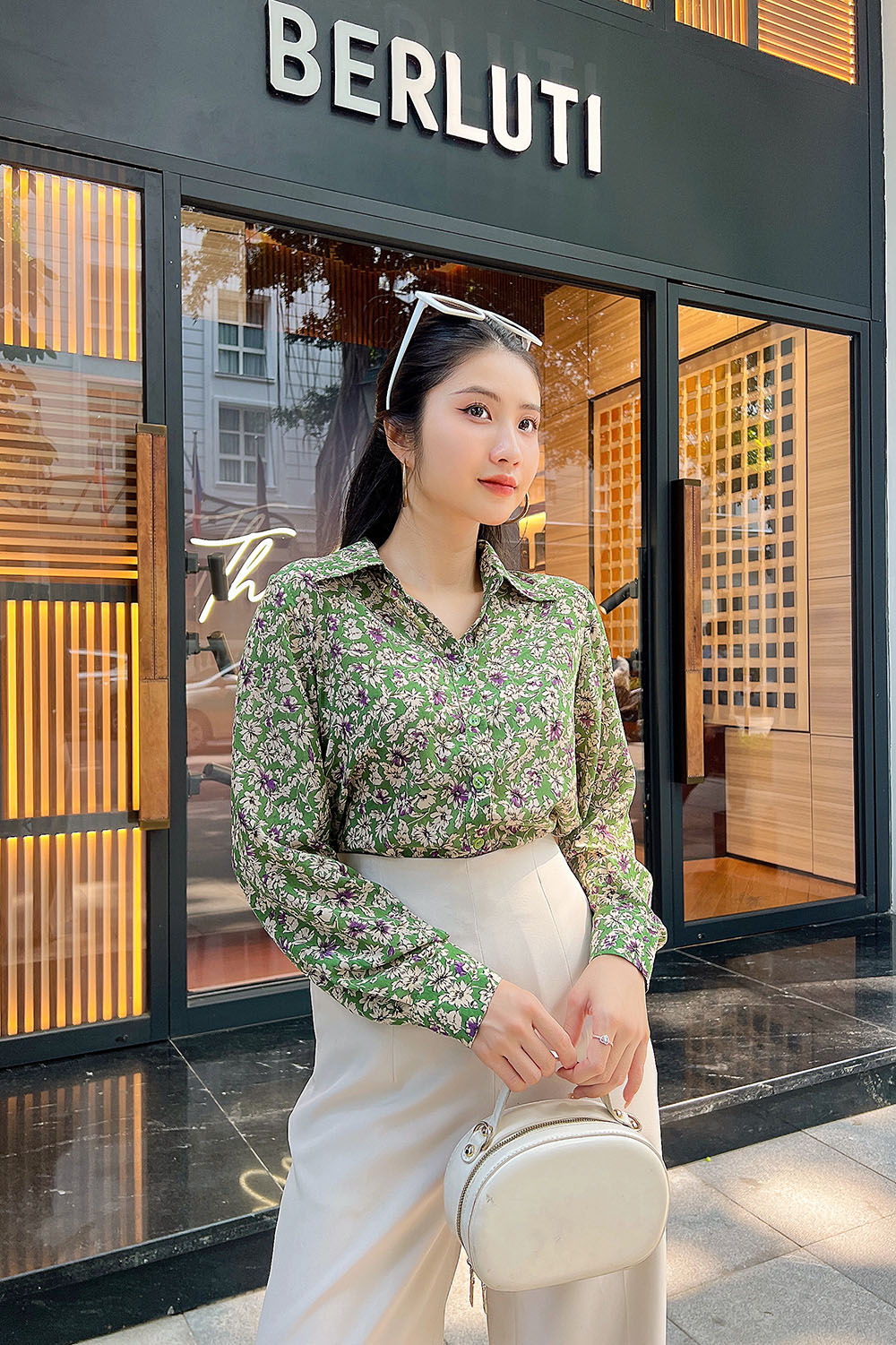 Áo sơ mi nữ họa tiết hoa tay dài