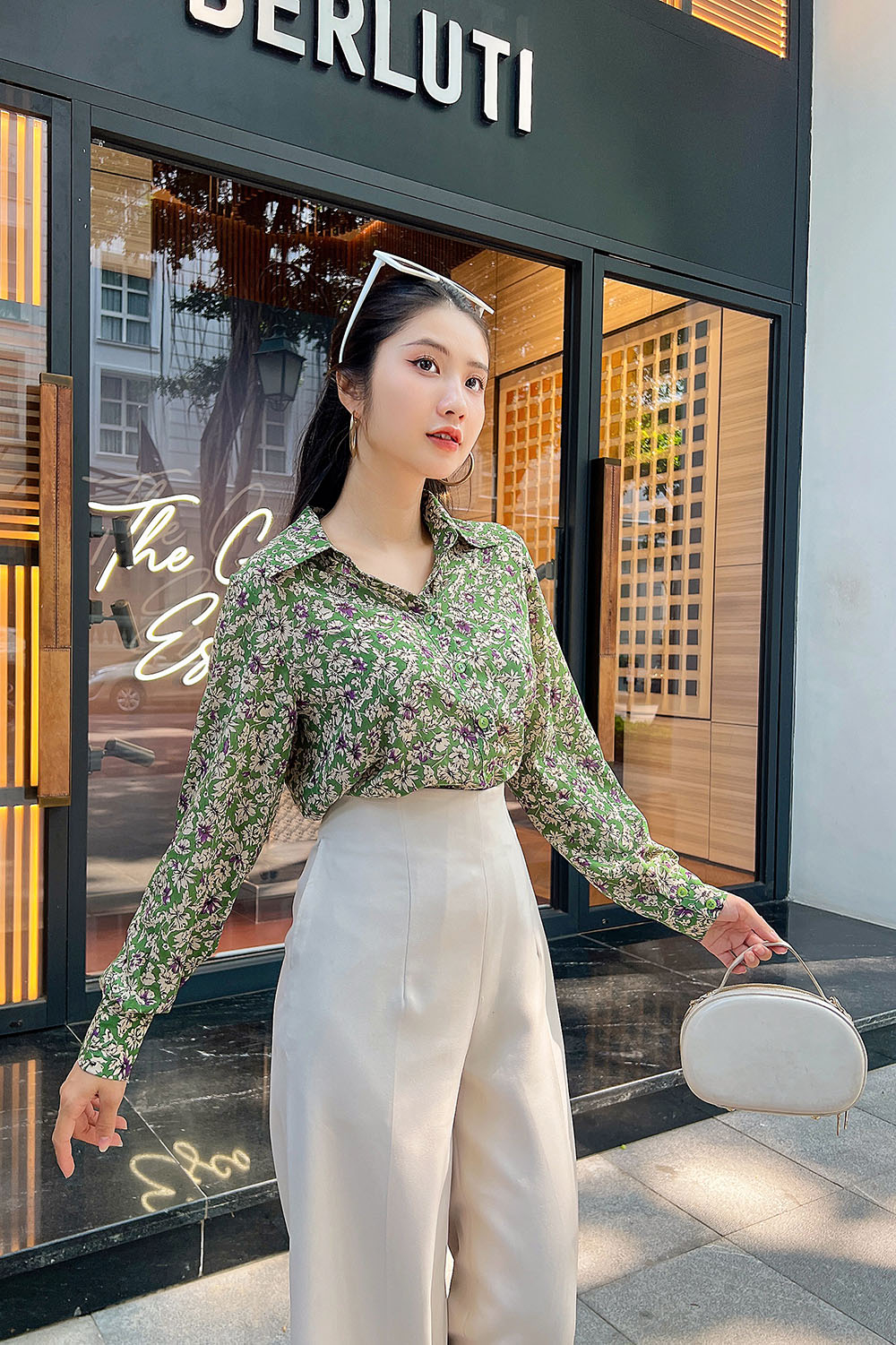 Áo sơ mi nữ họa tiết hoa tay dài