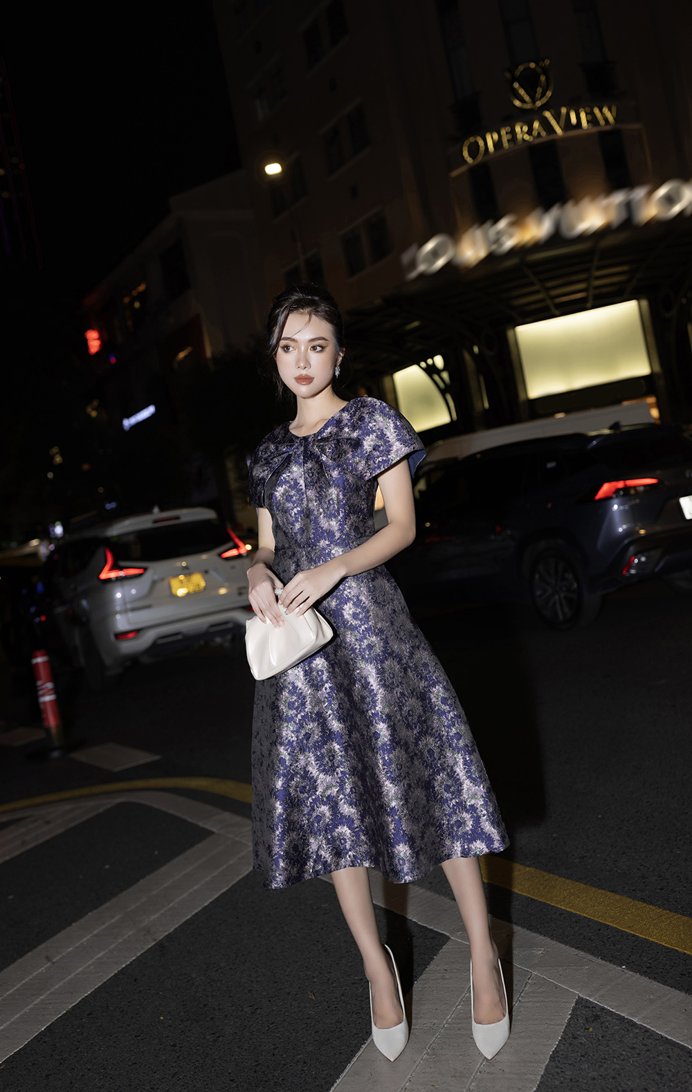 Đầm xòe tafta dự tiệc họa tiết cổ cách điệu