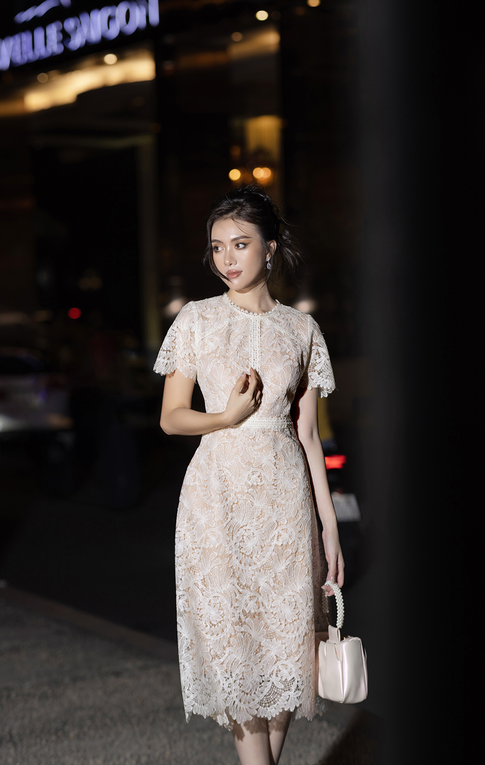 Váy ren lụa trắng điệu đà - Giá 250.000đ tại Mua Chung