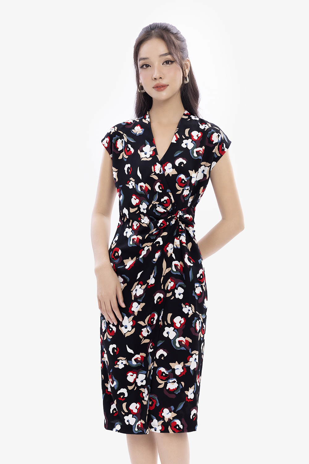 Đầm ôm công sở nền đen hoạ tiết hoa