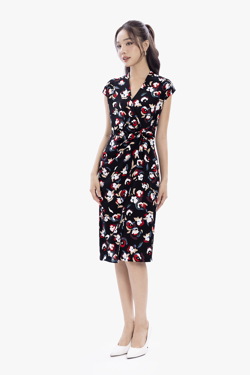 Đầm ôm công sở nền đen hoạ tiết hoa