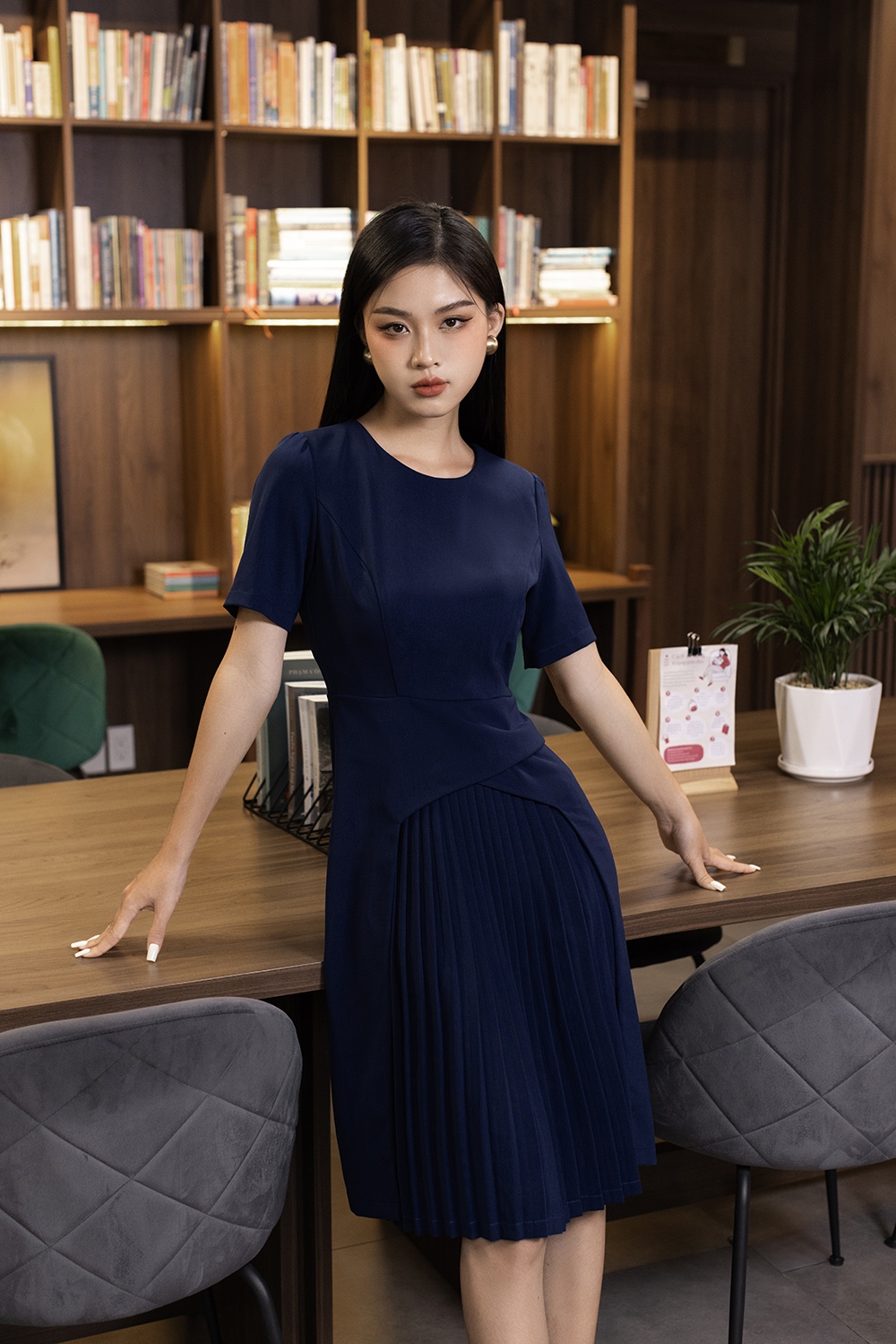 Đầm công sở nữ dáng xòe xếp ly