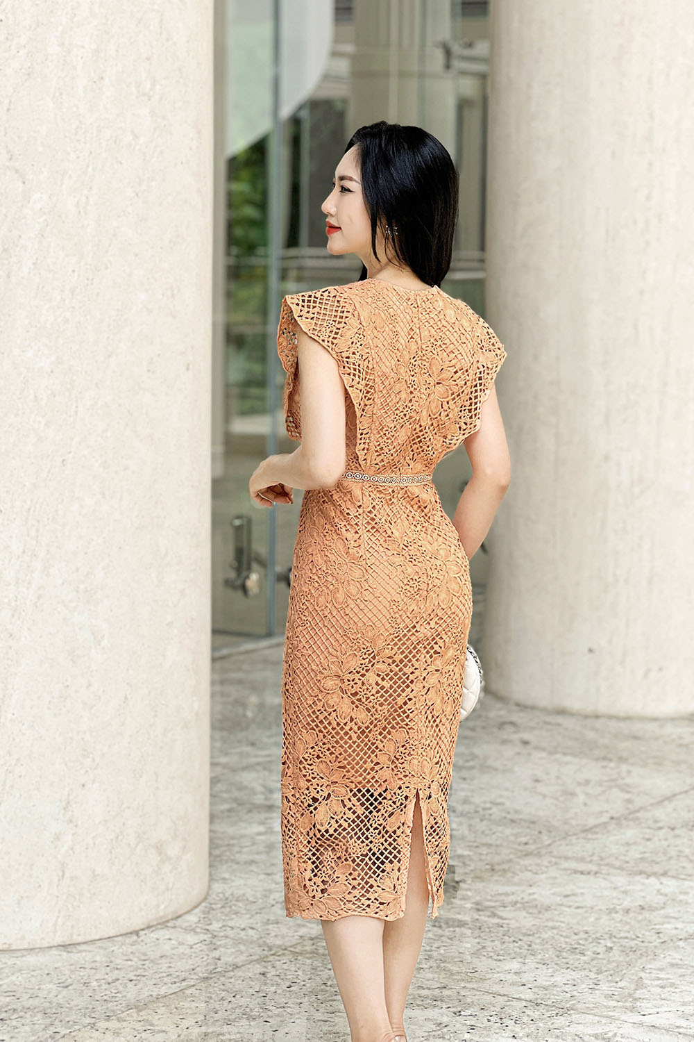 Đầm ren hoa dự tiệc dáng ôm màu cam