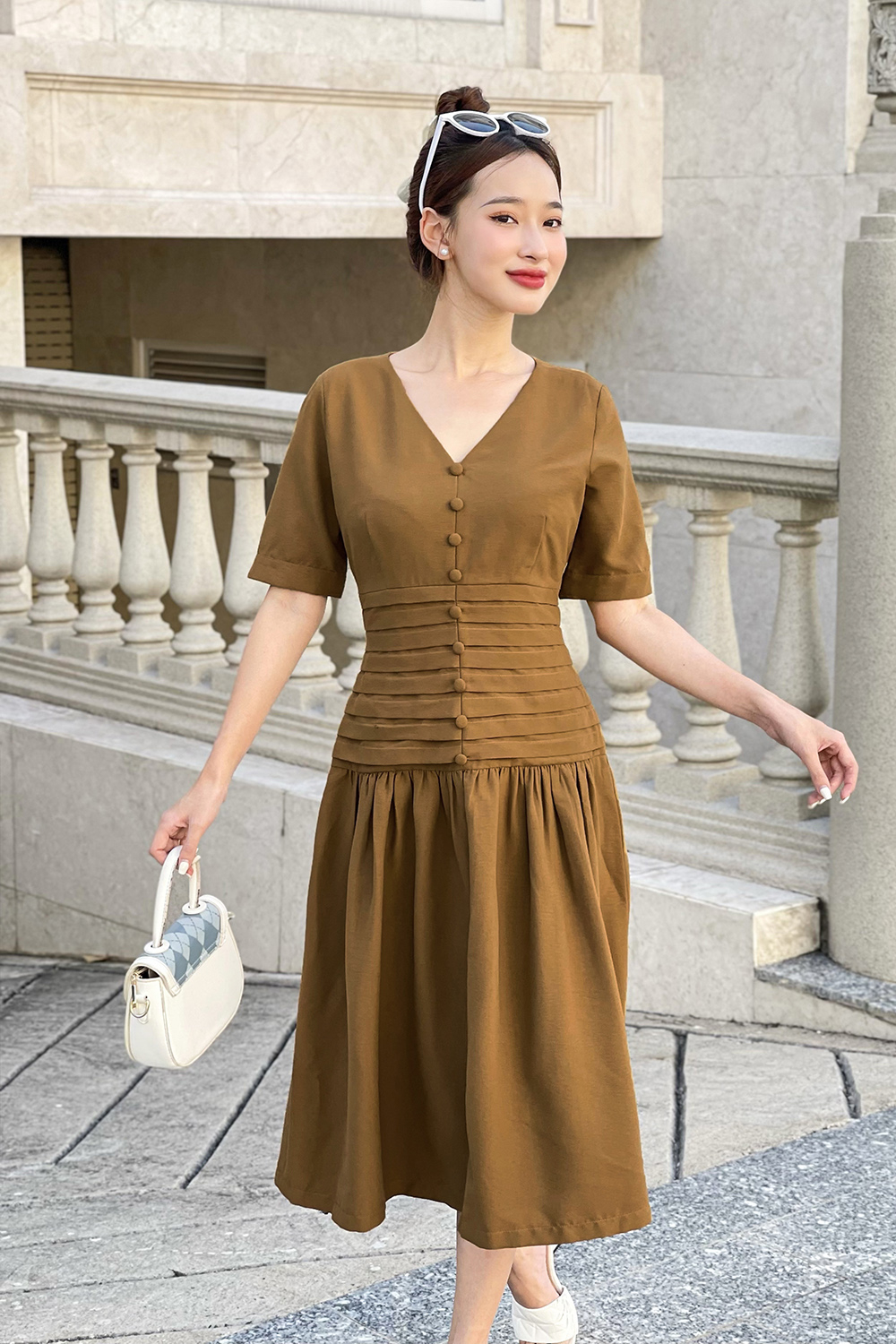 Đầm công sở nữ dáng xoè xếp ly eo