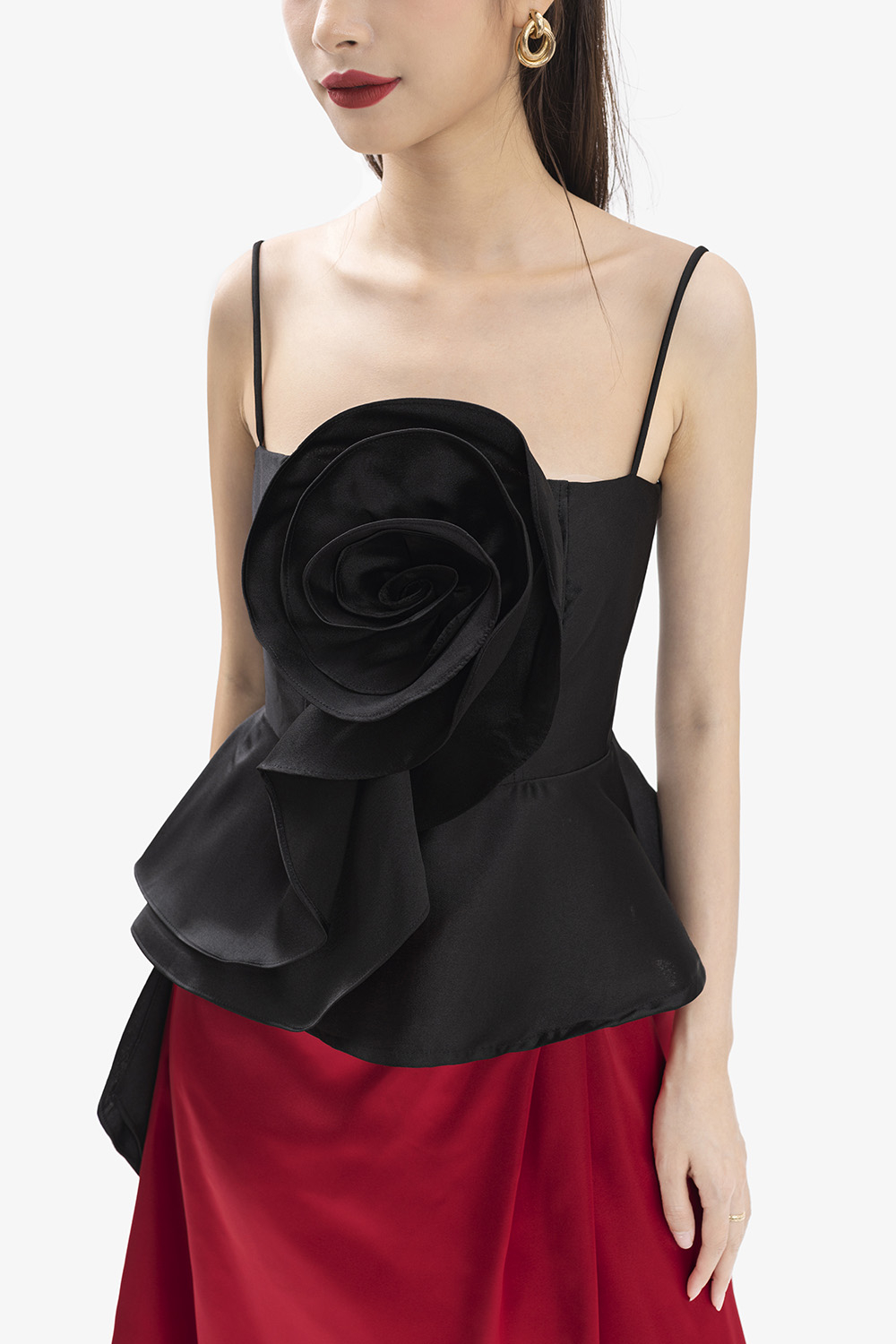 Áo kiểu nữ hai dây hoa to màu đen