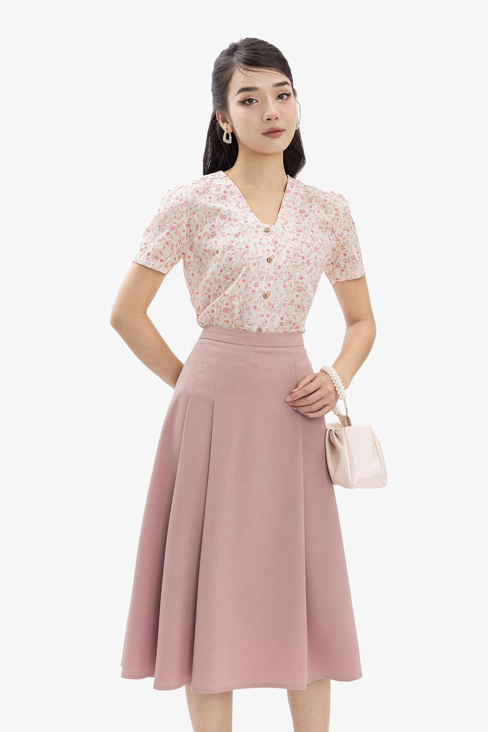 Áo kiểu nữ hoa nhí cổ tim cách điệu